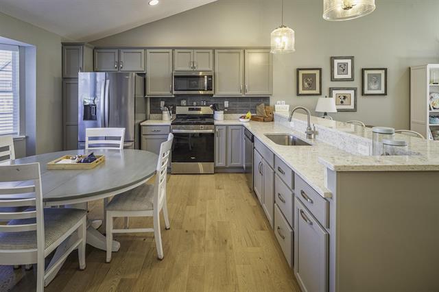 Epping, New Hampshire, 03042, United States, 2 Bedrooms Bedrooms, ,2 BathroomsBathrooms,Residential,For Sale,1955207