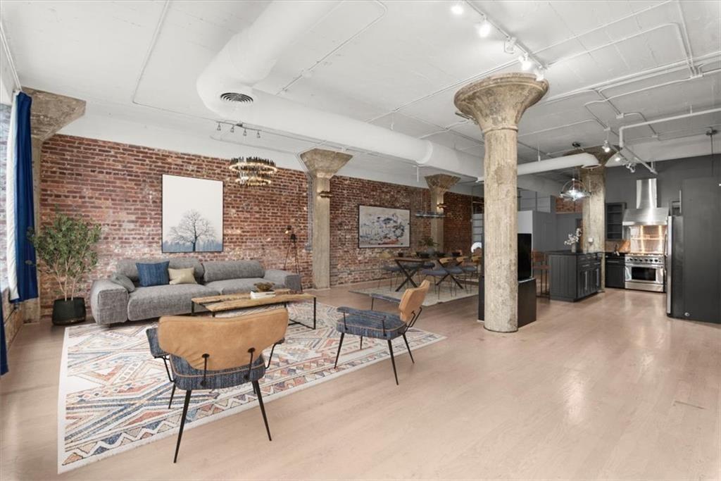 Atlanta, Georgia, 30313, United States, 2 Bedrooms Bedrooms, ,2 BathroomsBathrooms,Residential,For Sale,2001199