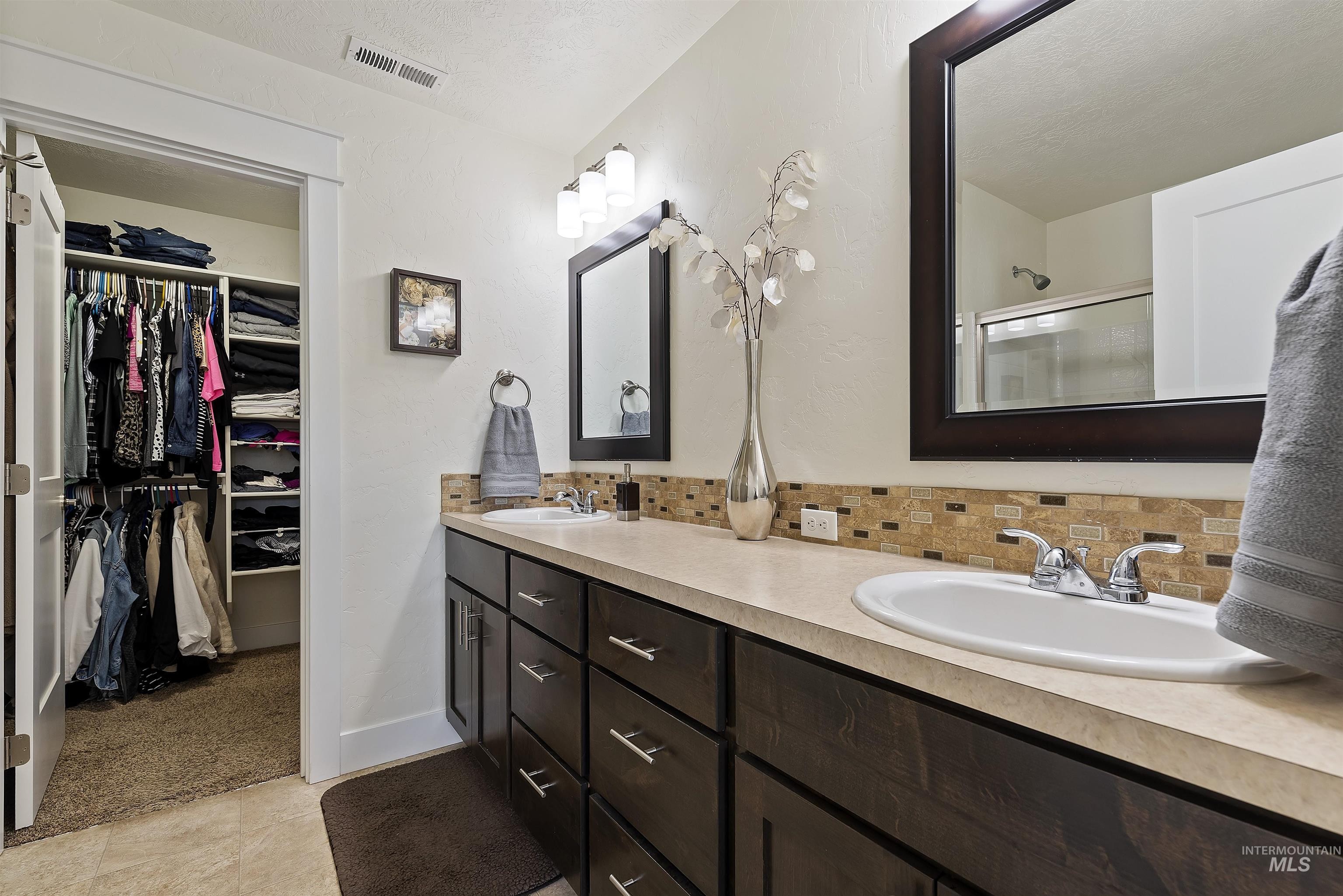 9533 De Witt St, Boise, Idaho, 83704, United States, 3 Bedrooms Bedrooms, ,3 BathroomsBathrooms,Residential,For Sale,9533 De Witt St,1432478