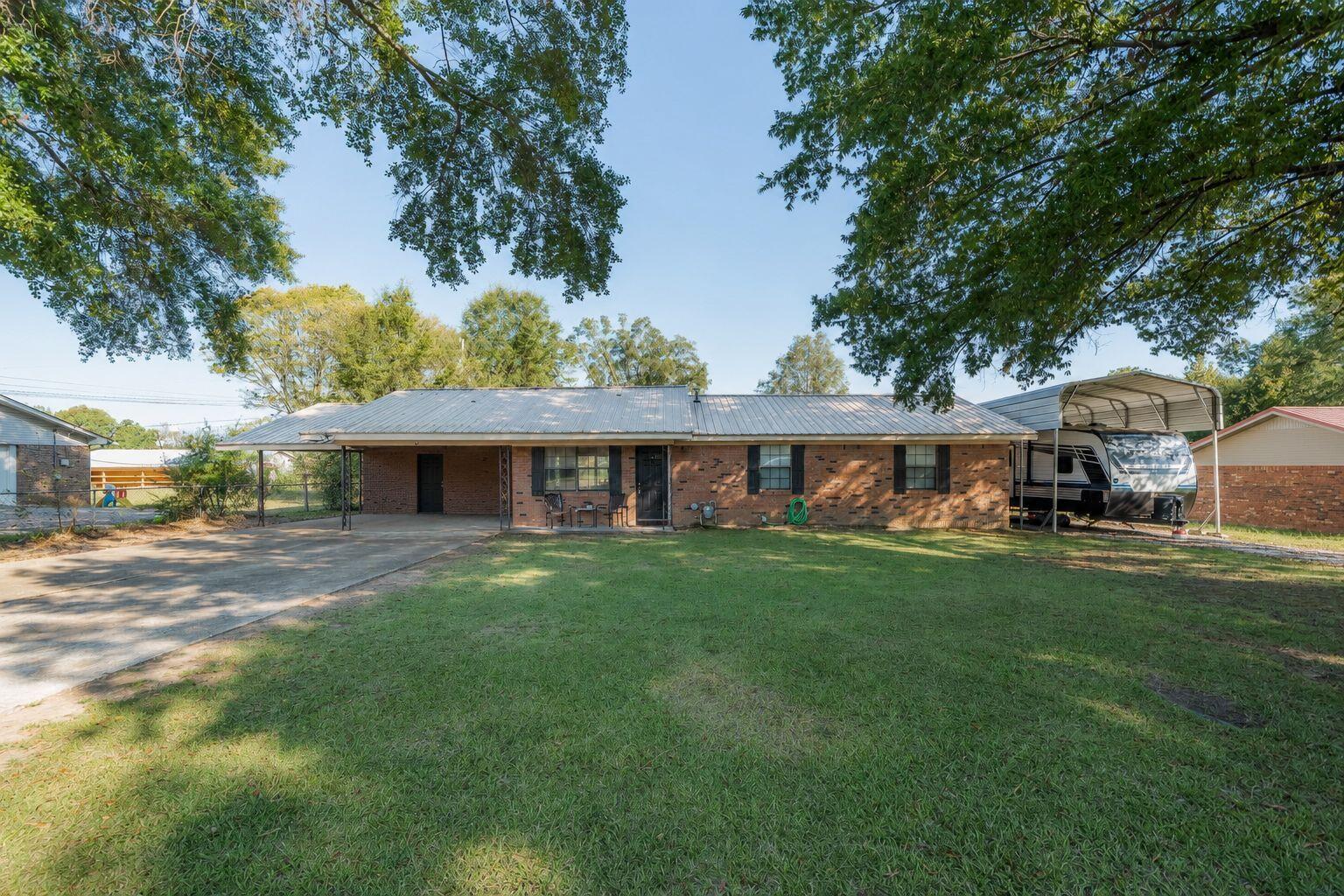 Anthony St, Belmont, MS 38827
