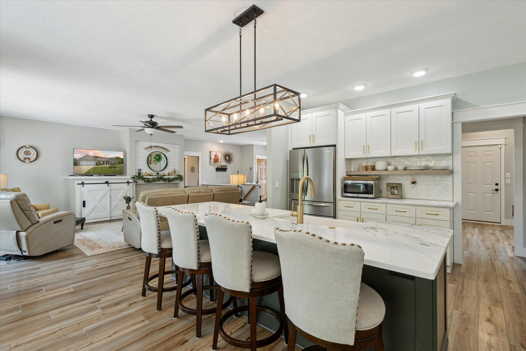 Edwardsburg, Michigan, 49112, United States, 4 Bedrooms Bedrooms, ,4 BathroomsBathrooms,Residential,For Sale,1989598