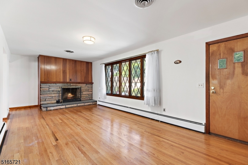 Clifton City, New Jersey, 07013-1523, United States, 3 Bedrooms Bedrooms, ,1 BathroomBathrooms,Residential,For Sale,1944968