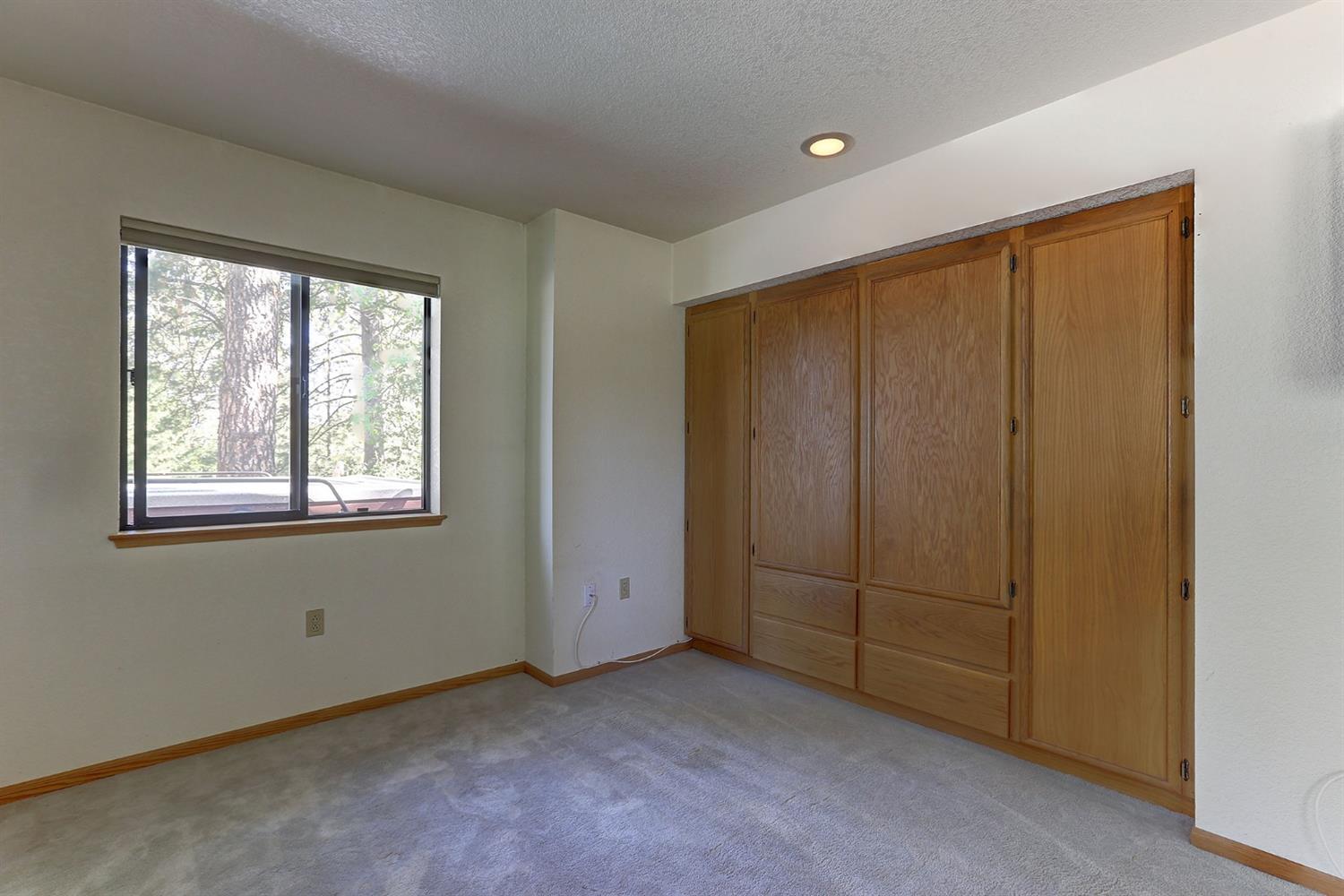 Grass Valley, California, 95949, United States, 3 Bedrooms Bedrooms, ,3 BathroomsBathrooms,Residential,For Sale,1842602