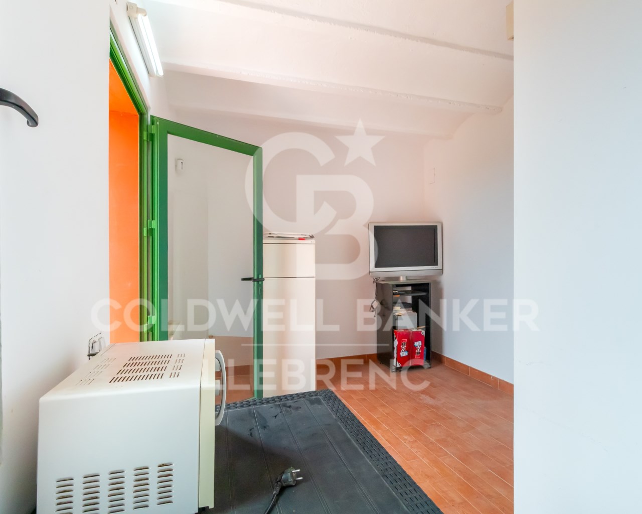 Barcelona, Catalonia, ES, 4 Bedrooms Bedrooms, ,3 BathroomsBathrooms,Residential,For Sale,1827300