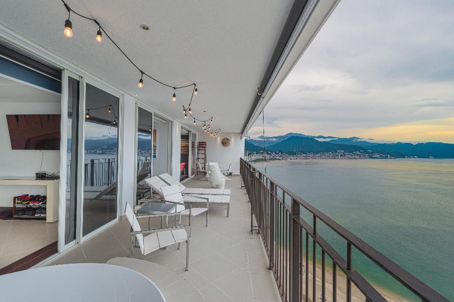 Fransisco M Asencio, Puerto Vallarta, Jalisco, 48333, Mexico, 4 Bedrooms Bedrooms, ,4 BathroomsBathrooms,Residential,For Sale,Fransisco M Asencio,1425091