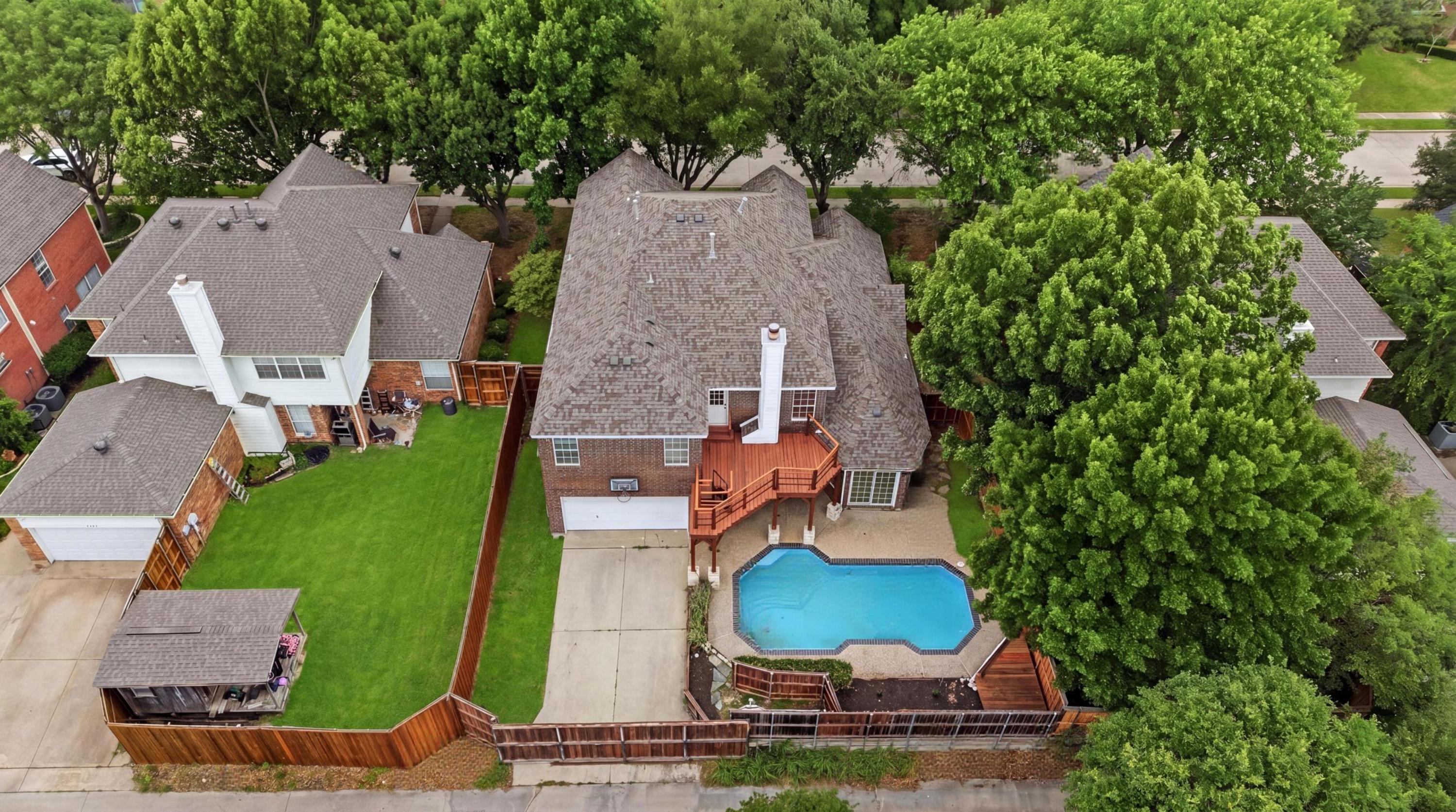  5/2.2 Home with Pool in Plano - 物件實景