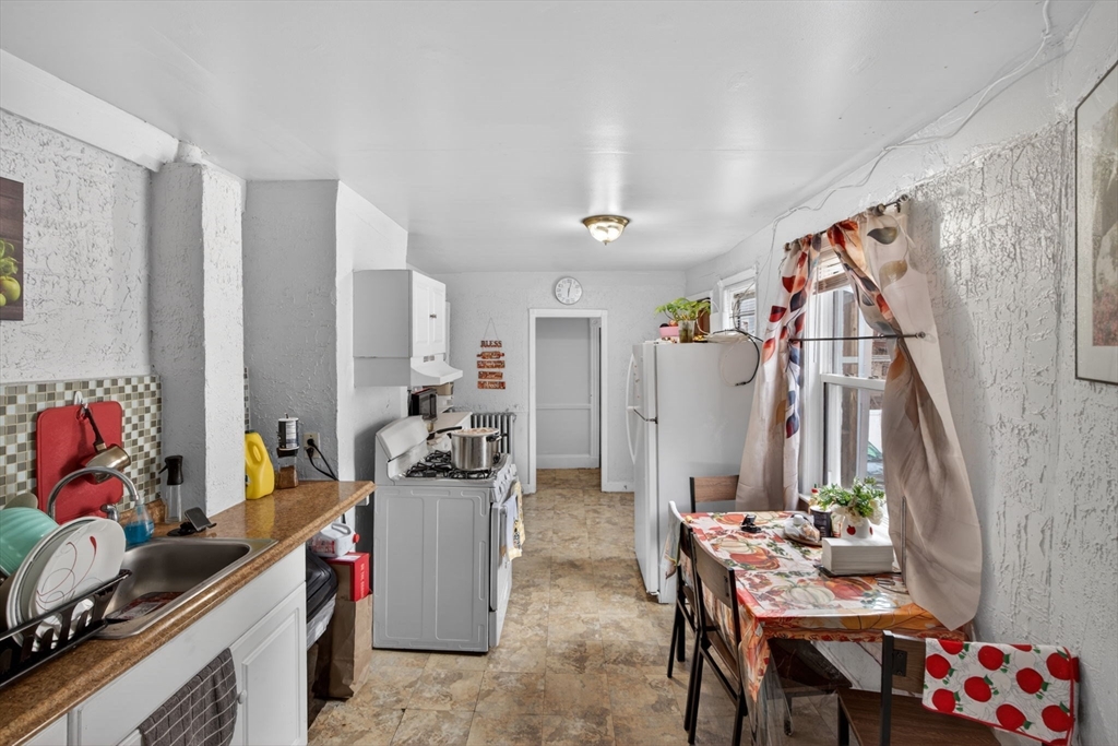 Boston, Massachusetts, 02128, United States, 8 Bedrooms Bedrooms, ,2 BathroomsBathrooms,Residential,For Sale,2040456