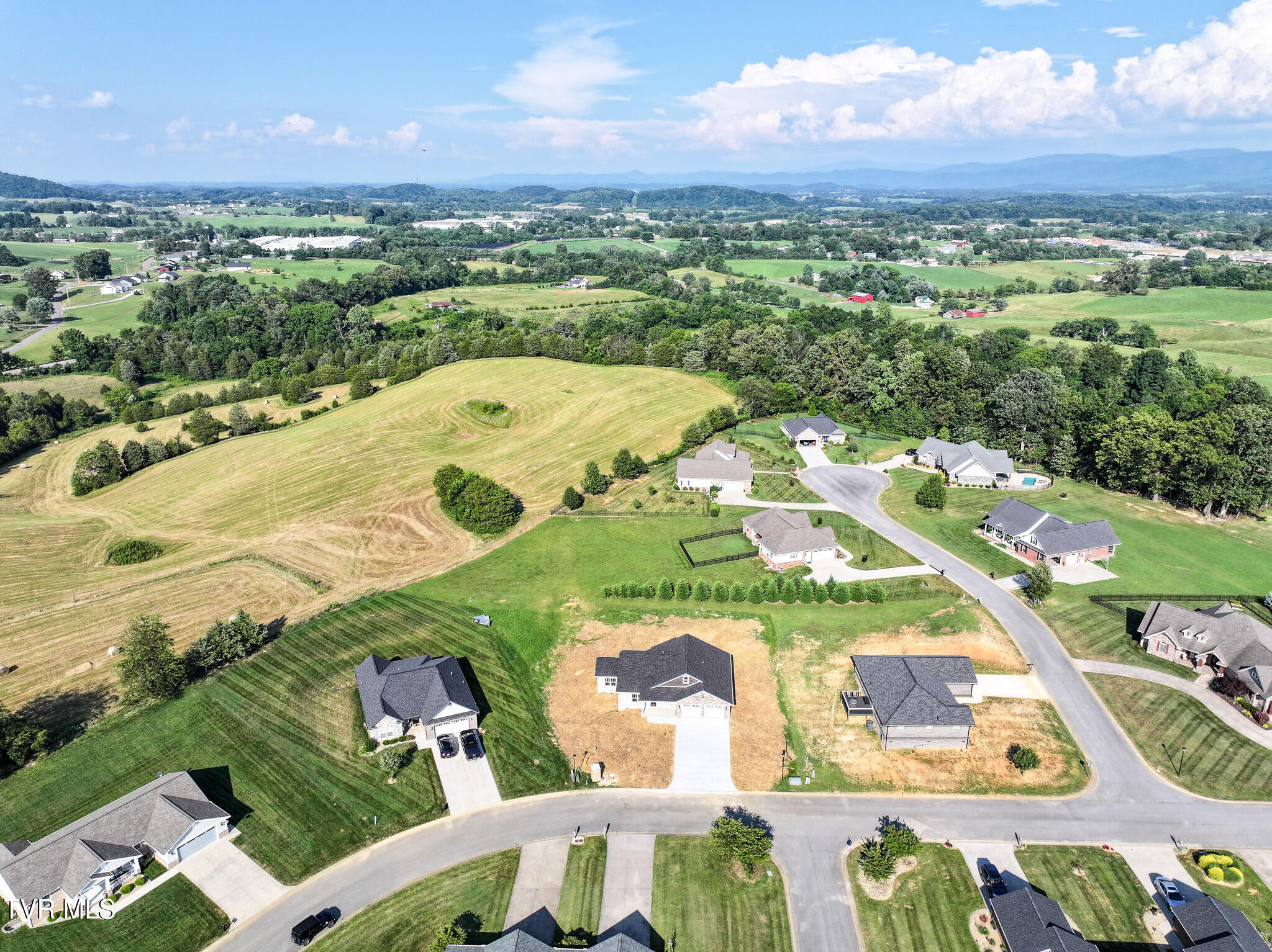 Greeneville, Tennessee, 37745, United States, 3 Bedrooms Bedrooms, ,2 BathroomsBathrooms,Residential,For Sale,1935533