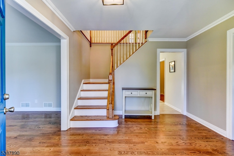 Branchburg Twp., New Jersey, 08876, United States, 4 Bedrooms Bedrooms, ,3 BathroomsBathrooms,Residential,For Sale,1992808