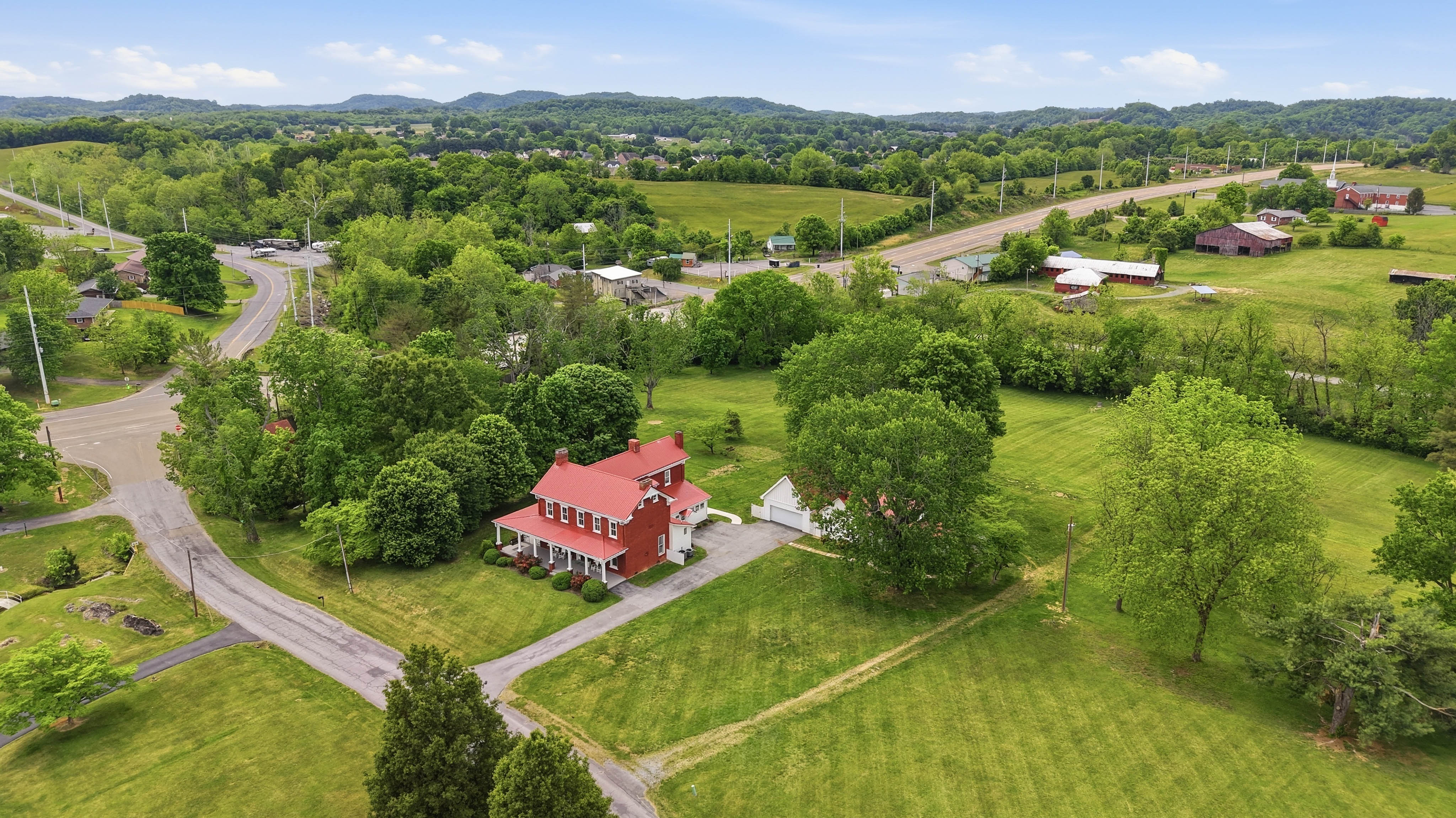  240 Maplehurst Lane, Bluff City, TN 37618 - 物件實景