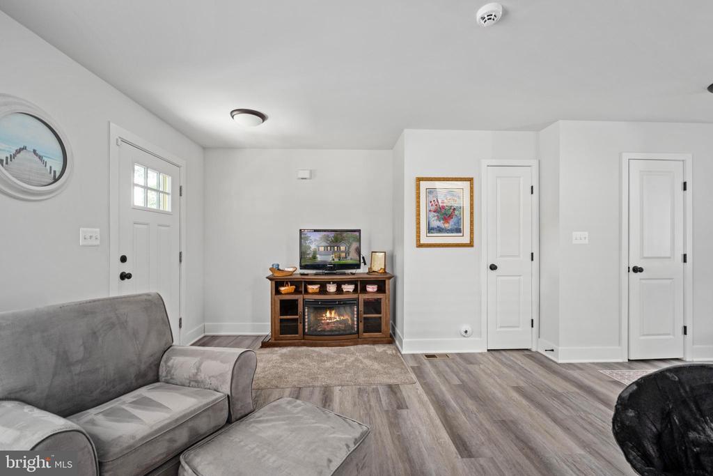 Colonial Beach, Virginia, 22443, United States, 4 Bedrooms Bedrooms, ,3 BathroomsBathrooms,Residential,For Sale,1917593