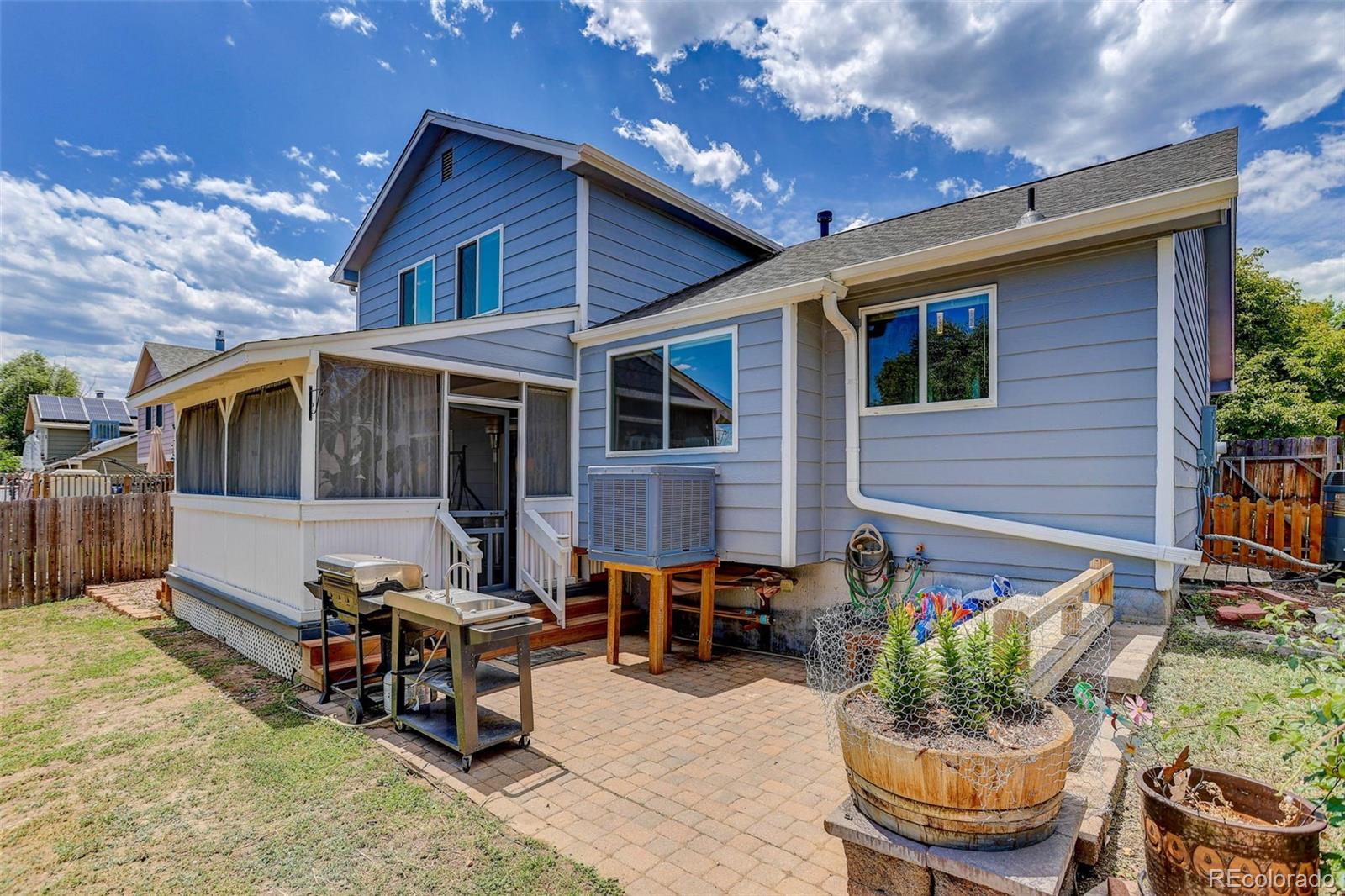Littleton, Colorado, 80127, United States, 4 Bedrooms Bedrooms, ,2 BathroomsBathrooms,Residential,For Sale,1892660