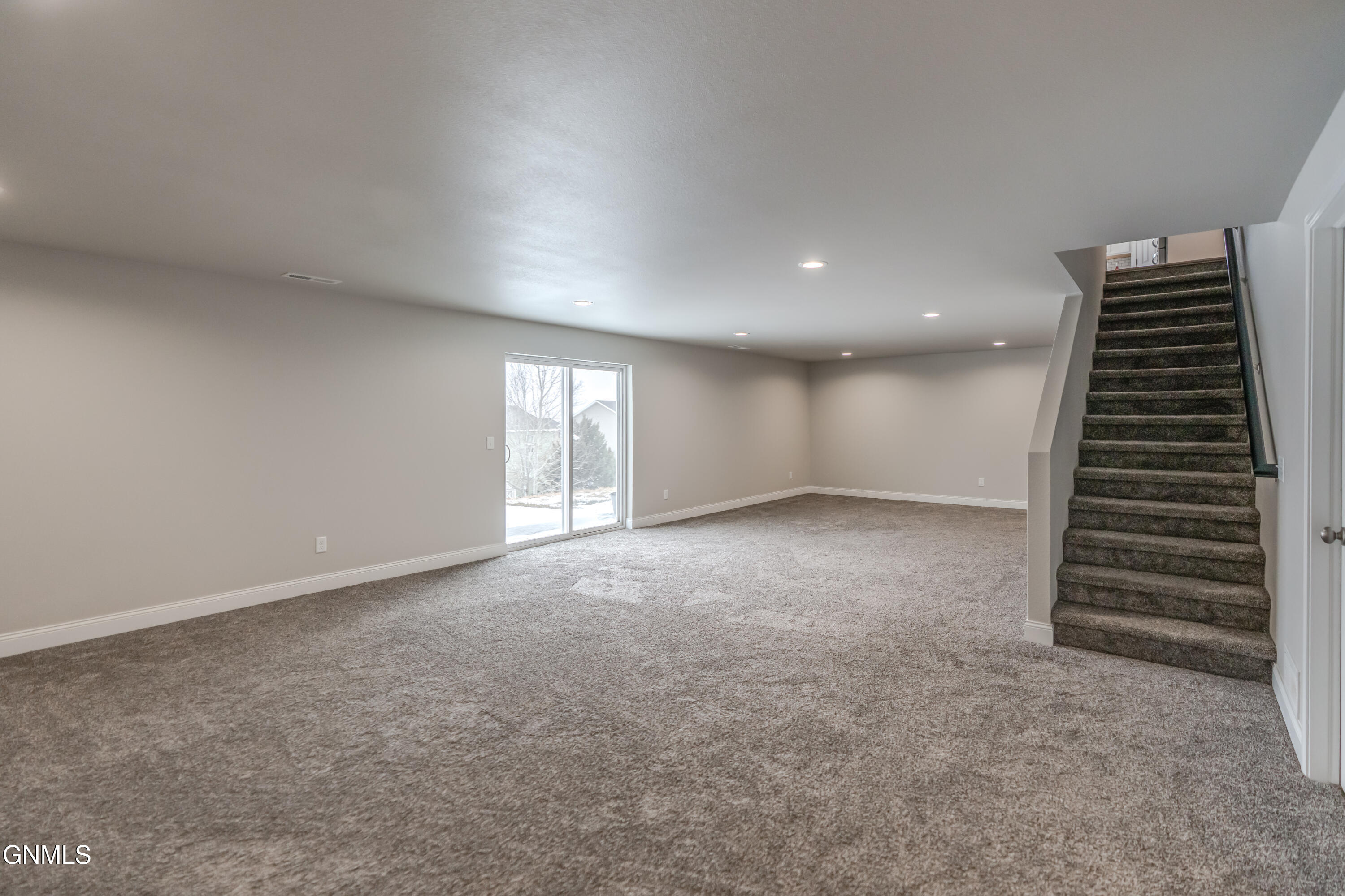 Bismarck, North Dakota, 58503, United States, 4 Bedrooms Bedrooms, ,3 BathroomsBathrooms,Residential,For Sale,2035327