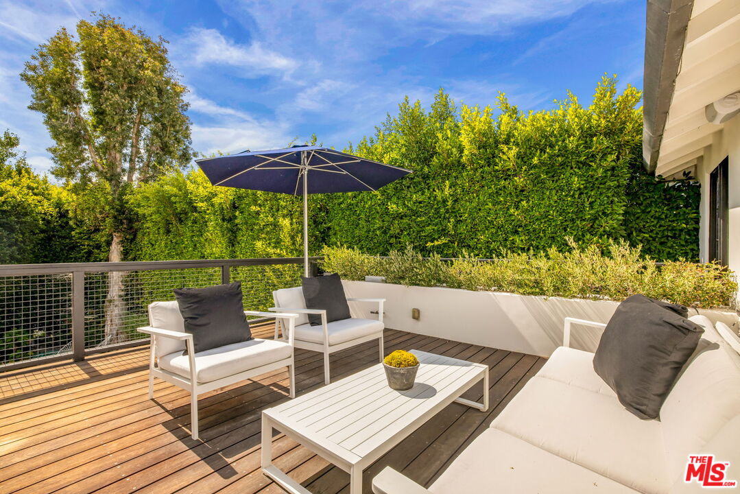 West Hollywood, California, 90048, United States, 3 Bedrooms Bedrooms, ,1 BathroomBathrooms,Residential,For Sale,1993483