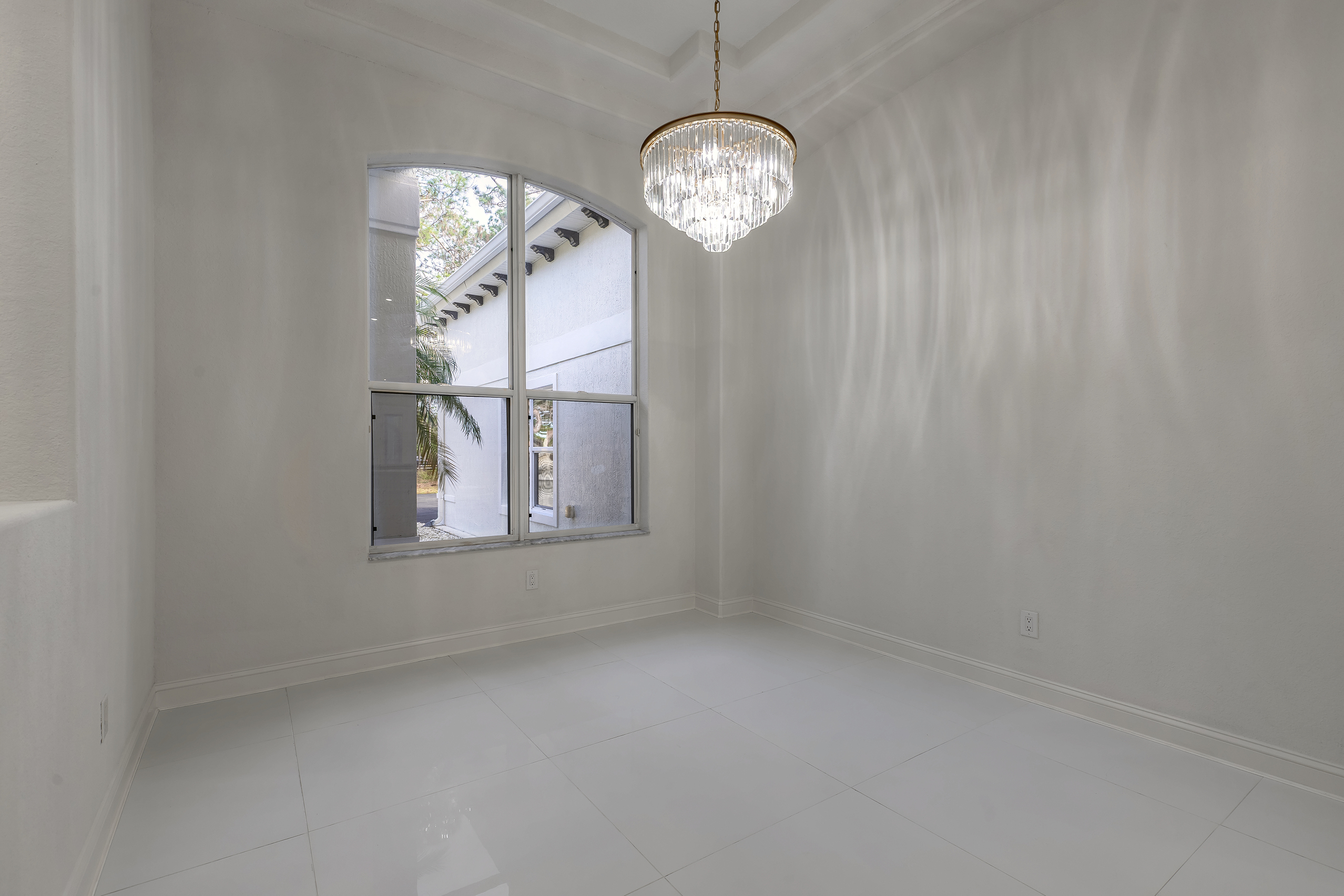 Daytona Beach, Florida, 32124, United States, 5 Bedrooms Bedrooms, ,4 BathroomsBathrooms,Residential,For Sale,2006264