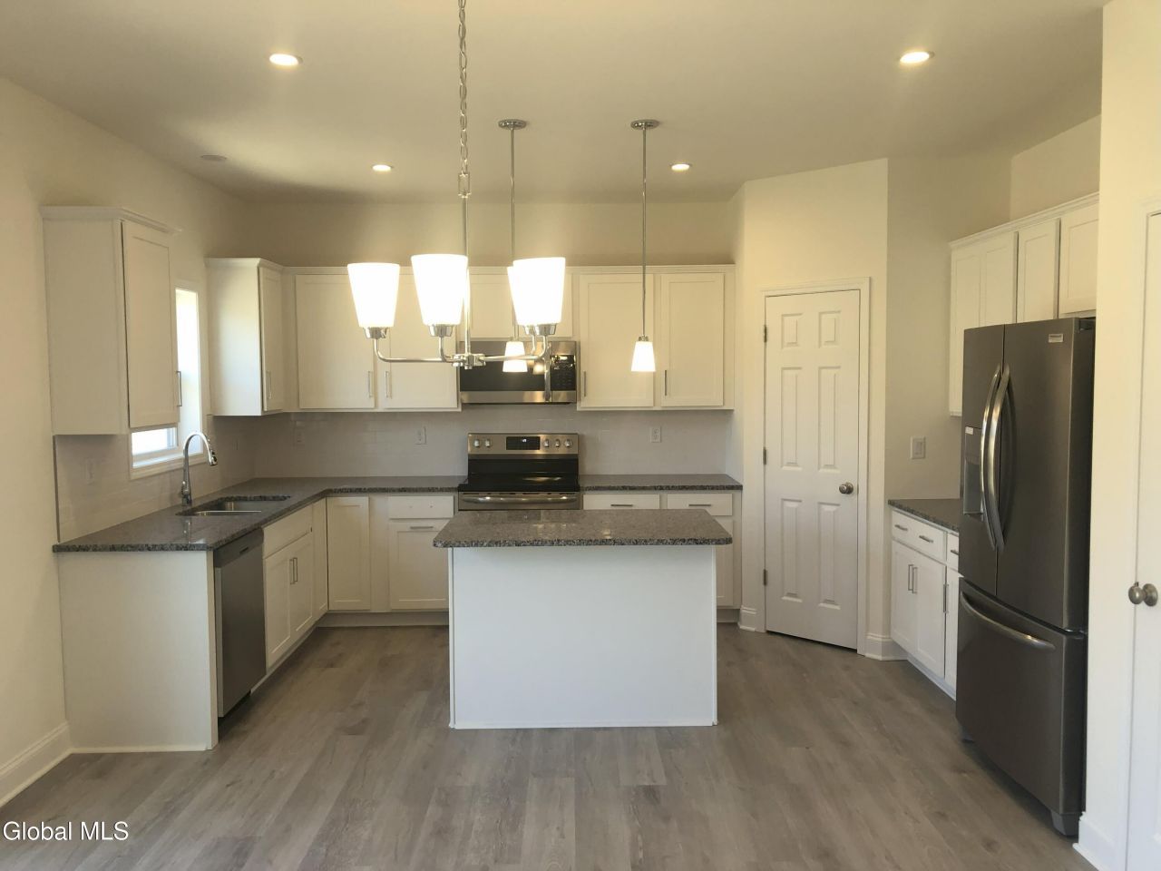 Wynantskill, New York, 12198, United States, 4 Bedrooms Bedrooms, ,3 BathroomsBathrooms,Residential,For Sale,1927195