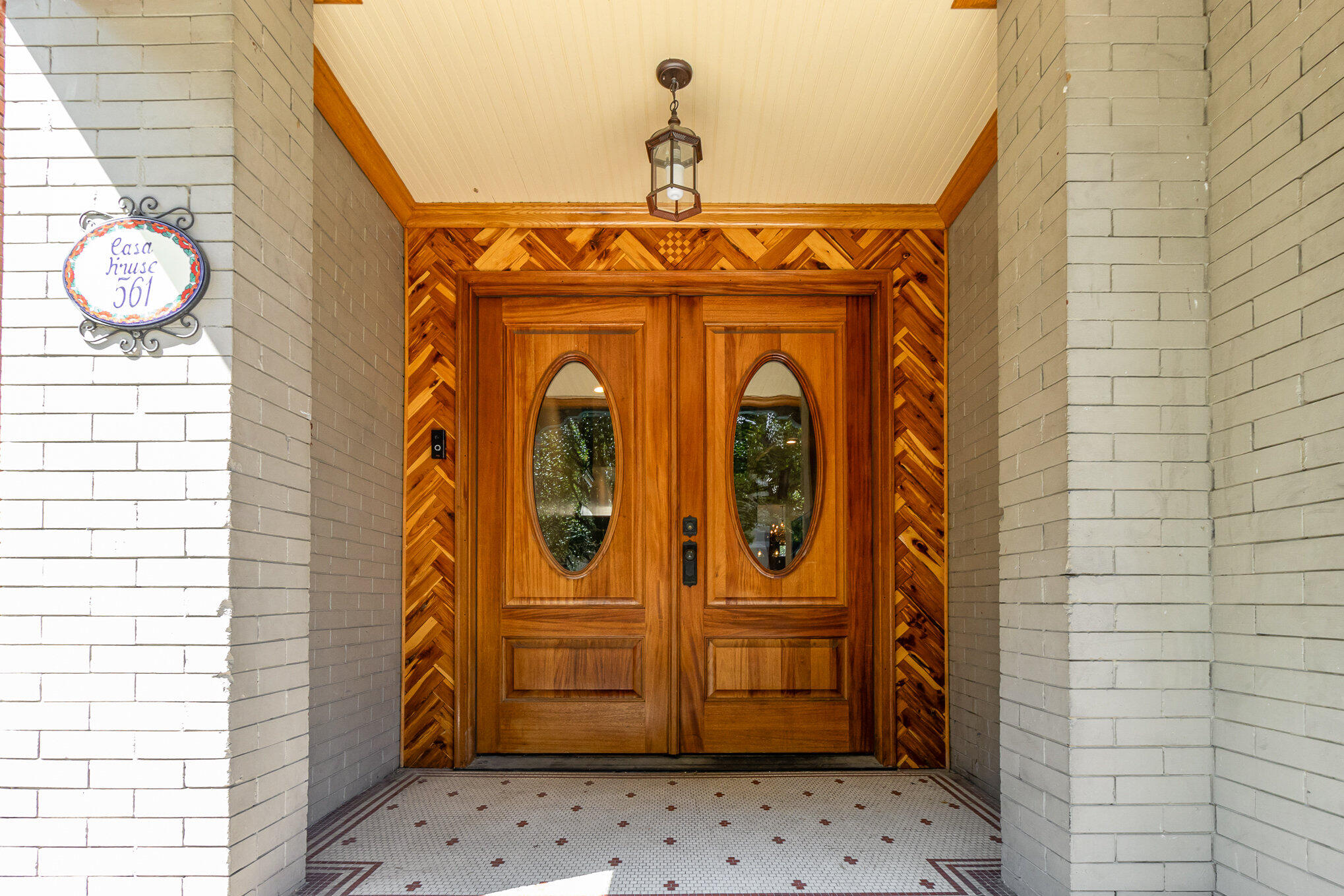 Newport, Kentucky, 41071, United States, 4 Bedrooms Bedrooms, ,4 BathroomsBathrooms,Residential,For Sale,1915092