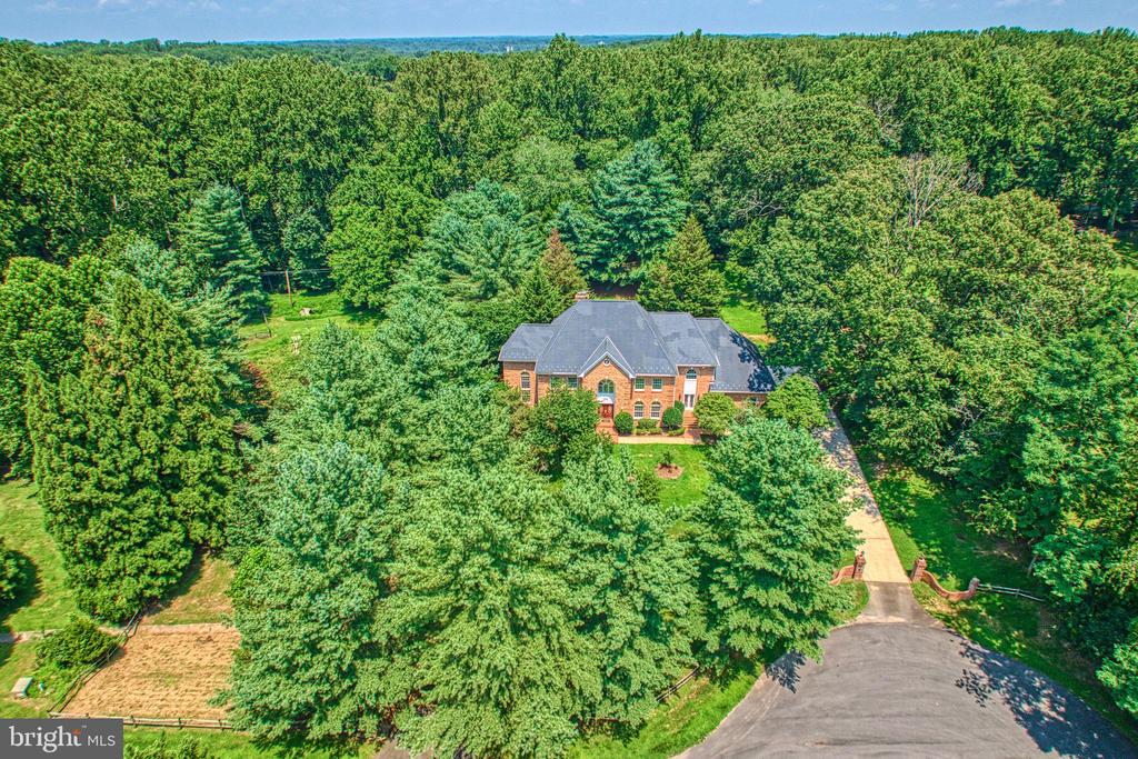 Great Falls, Virginia, 22066, United States, 5 Bedrooms Bedrooms, ,5 BathroomsBathrooms,Residential,For Sale,1900616