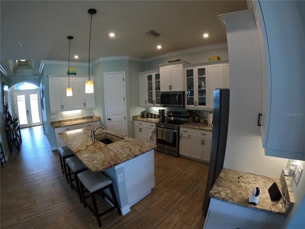 Sarasota, Florida, 34243, United States, 4 Bedrooms Bedrooms, ,3 BathroomsBathrooms,Residential,For Sale,1874918