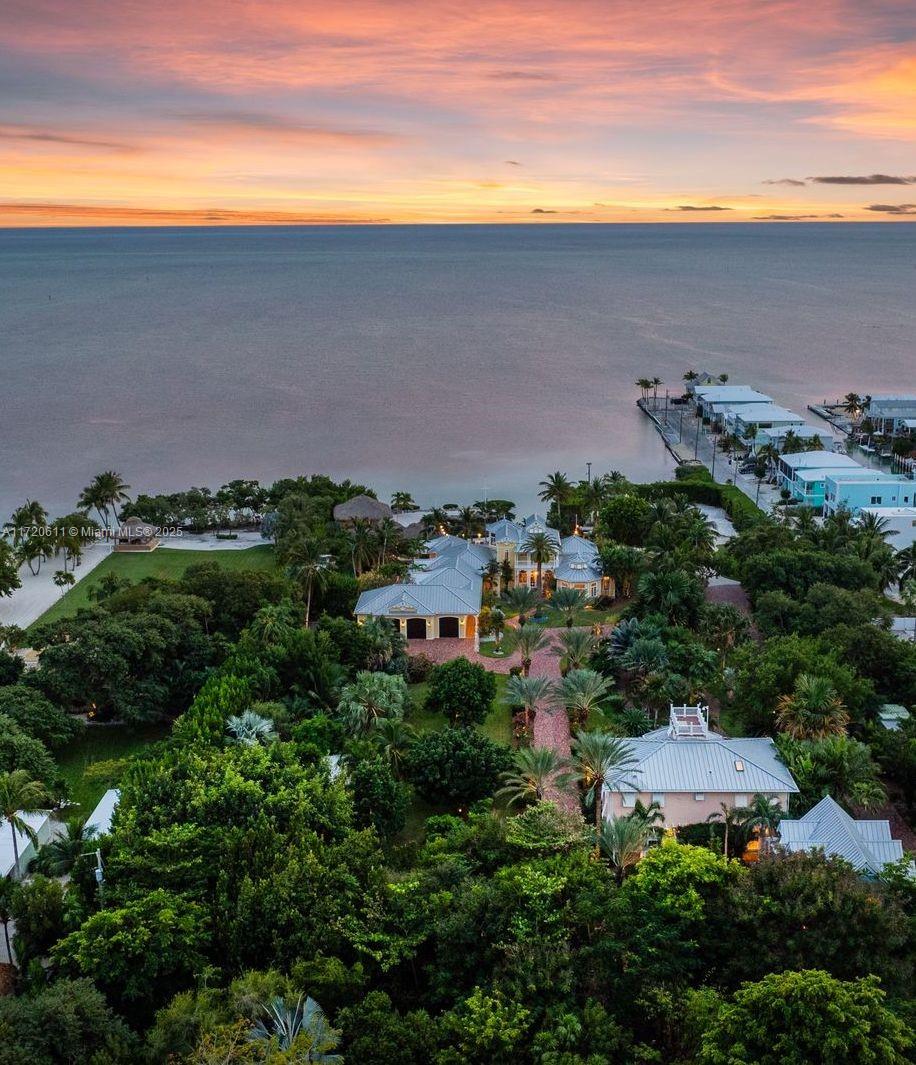 Marathon, Florida, 33050, United States, 5 Bedrooms Bedrooms, ,9 BathroomsBathrooms,Residential,For Sale,1933617