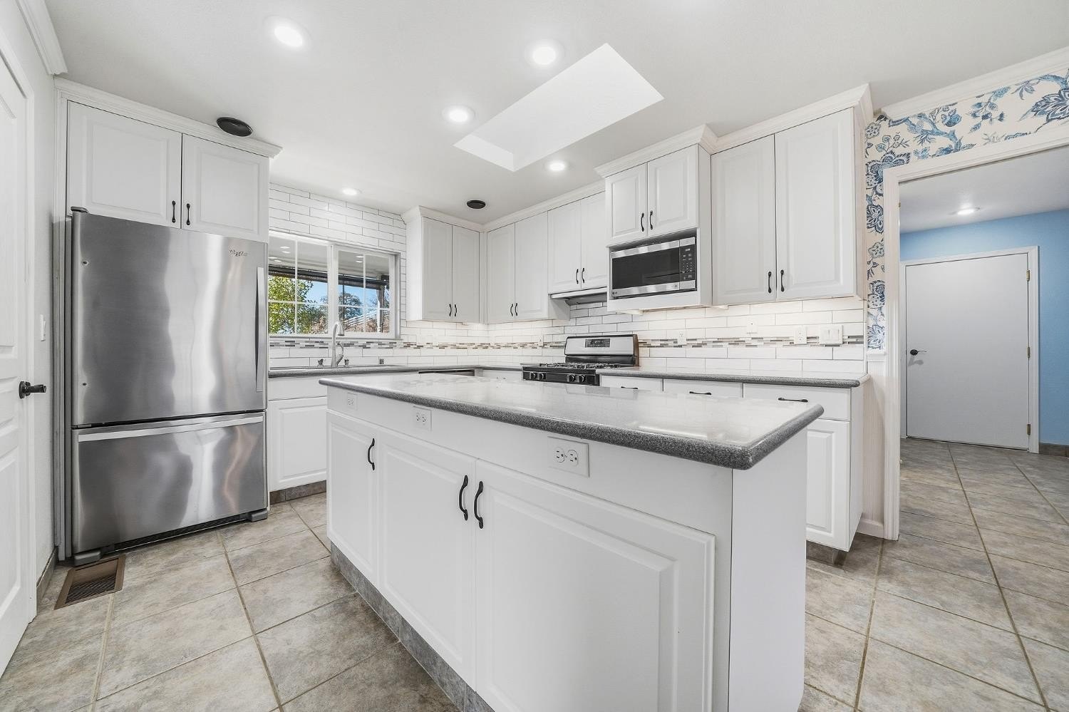 Valley Springs, California, 95252, United States, 3 Bedrooms Bedrooms, ,3 BathroomsBathrooms,Residential,For Sale,1983340