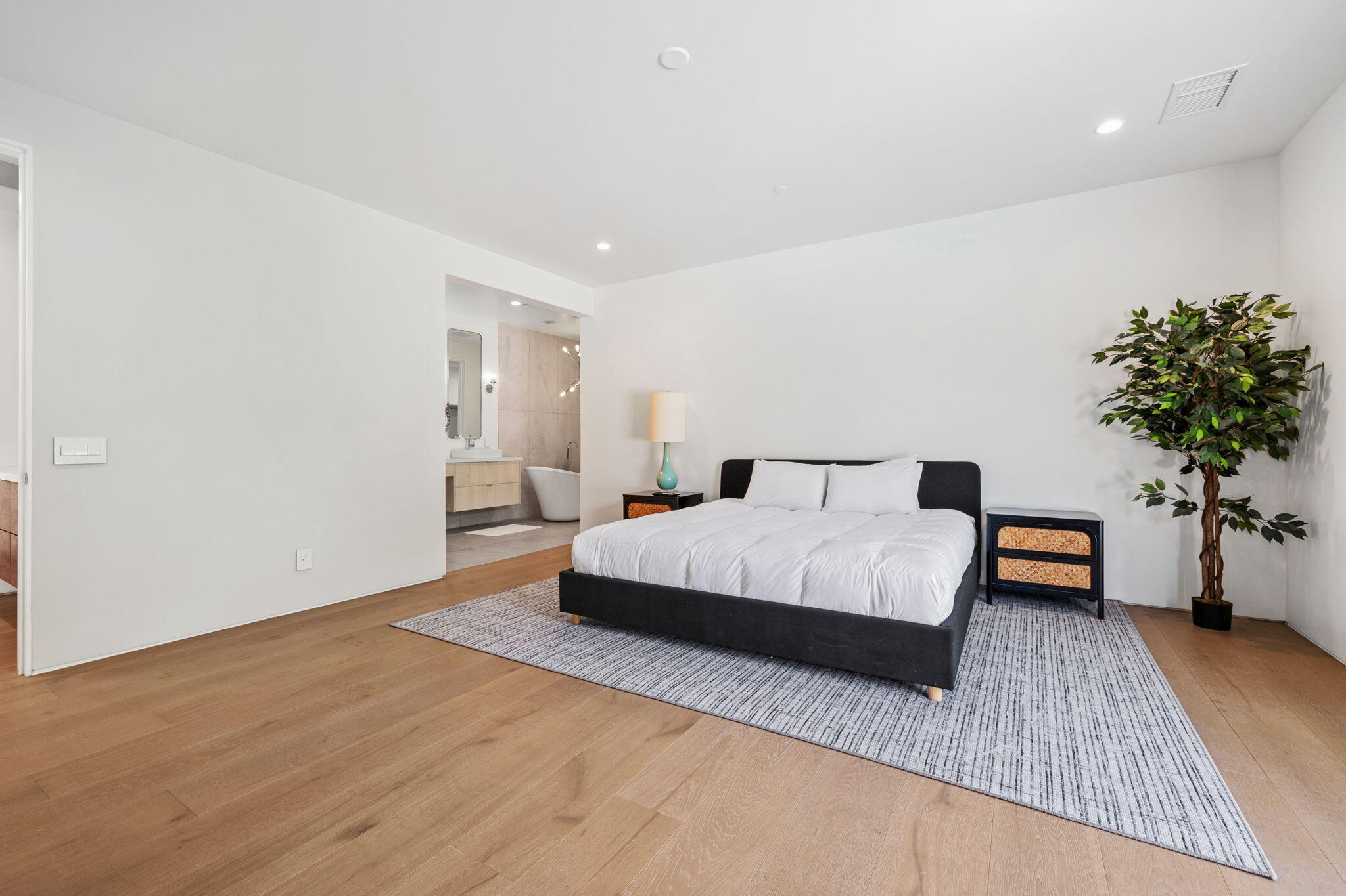 Palm Springs, California, 92262, United States, 5 Bedrooms Bedrooms, ,4 BathroomsBathrooms,Residential,For Sale,1805387