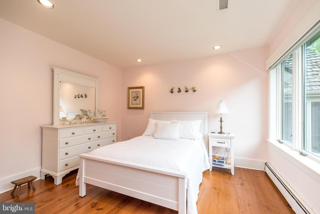 Point Pleasant, Pennsylvania, 18950, United States, 4 Bedrooms Bedrooms, ,6 BathroomsBathrooms,Residential,For Sale,1794565
