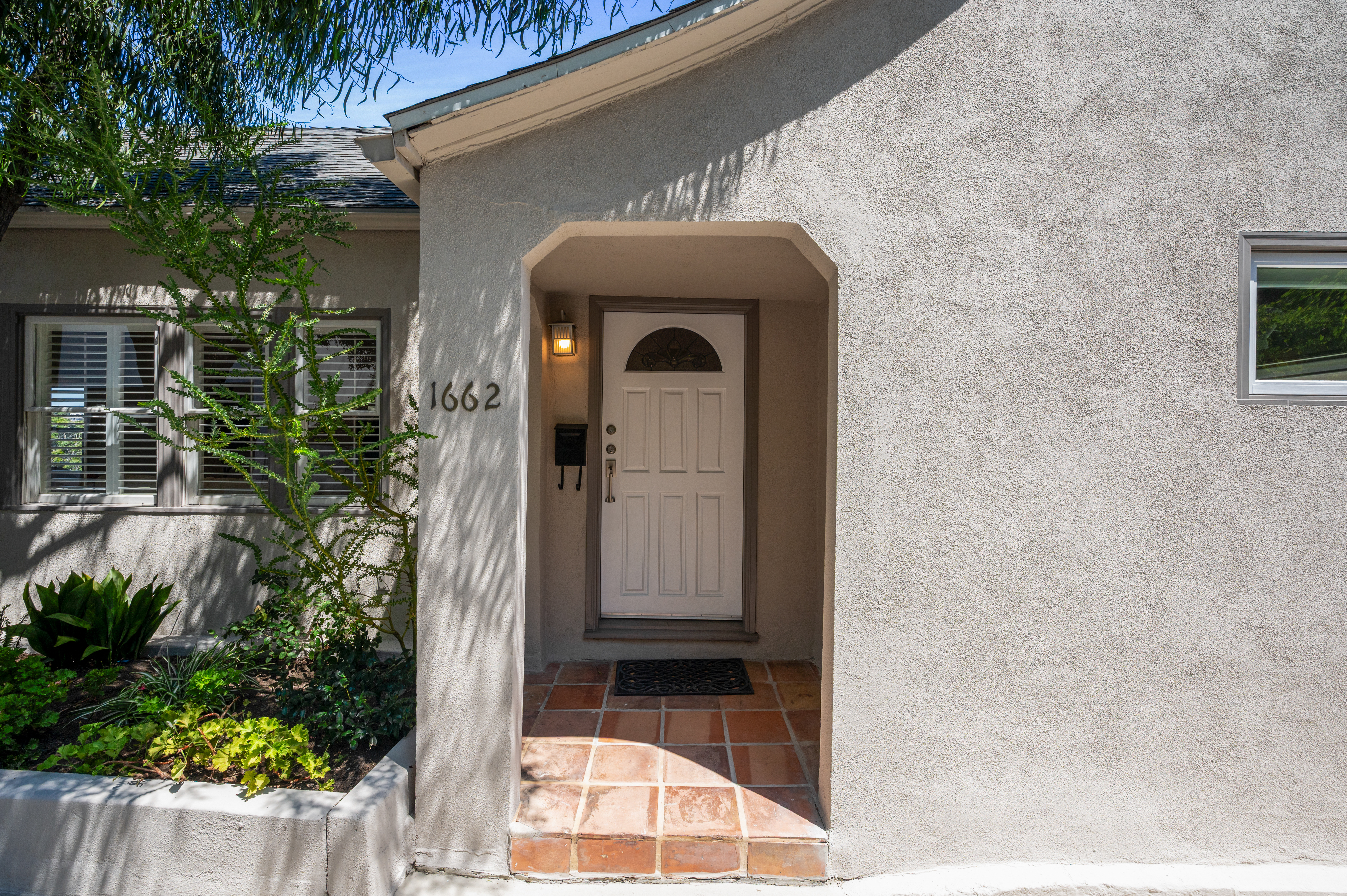  1662 Rotary Drive, Los Angeles, CA 90026 - 物件實景