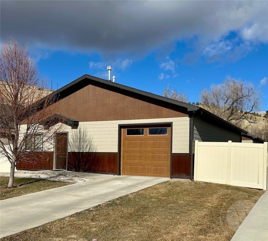 Billings, Montana, 59101, United States, 4 Bedrooms Bedrooms, ,4 BathroomsBathrooms,Residential,For Sale,1980021