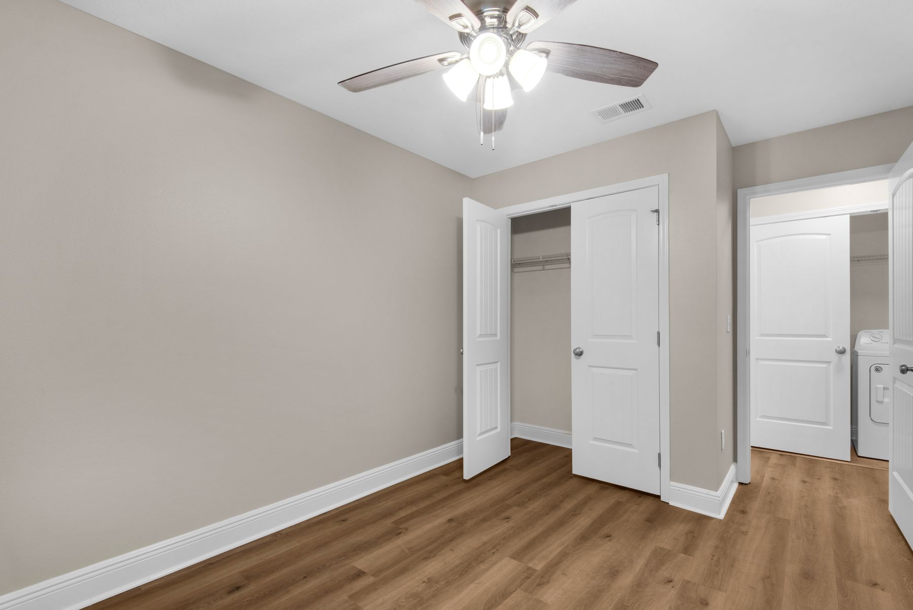  Move-In Ready Townhome Near Beaches And Bay - 物件實景