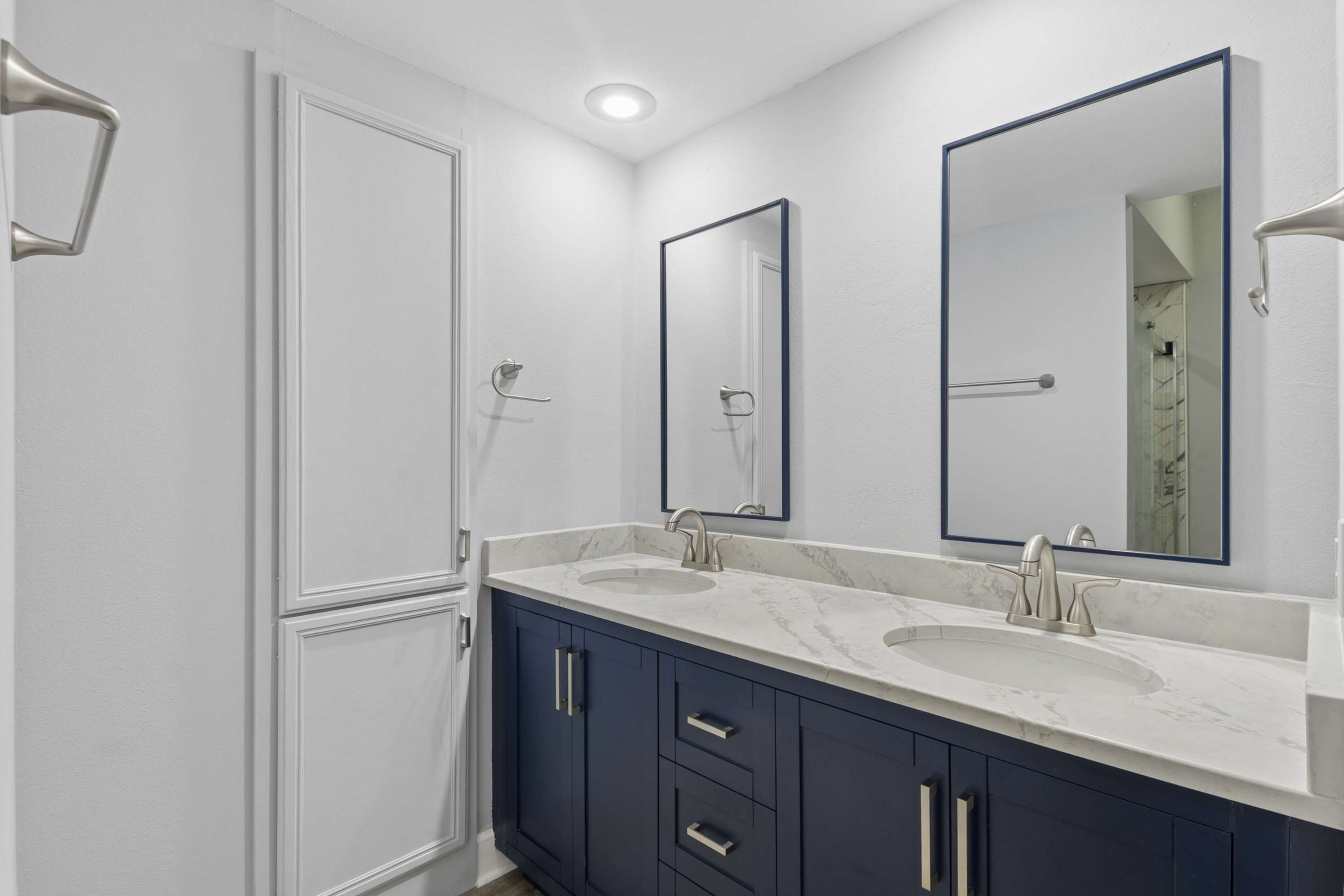  Renovated Condo Combines Comfort, Privacy and Intown Convenience - 物件實景