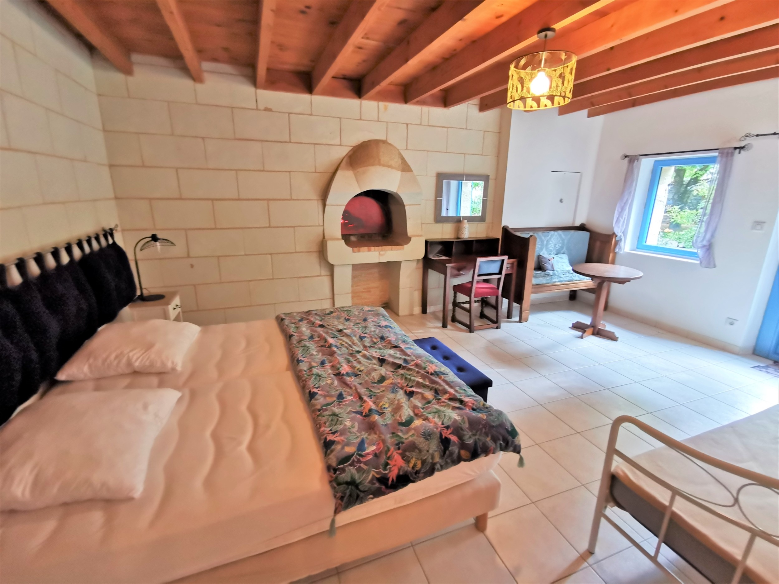  Character estate with hospitality business - 物件實景