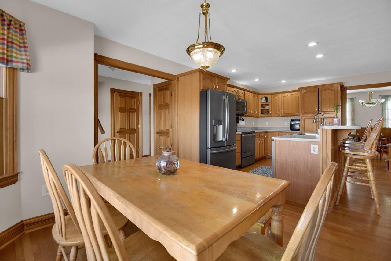 Dry Ridge, Kentucky, 41035, United States, 5 Bedrooms Bedrooms, ,4 BathroomsBathrooms,Residential,For Sale,1818074