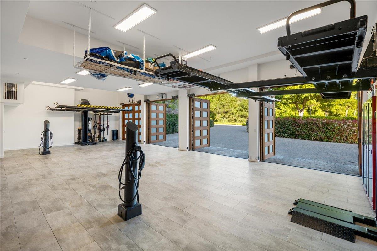 Saratoga, California, 95070, United States, 6 Bedrooms Bedrooms, ,11 BathroomsBathrooms,Residential,For Sale,1971416