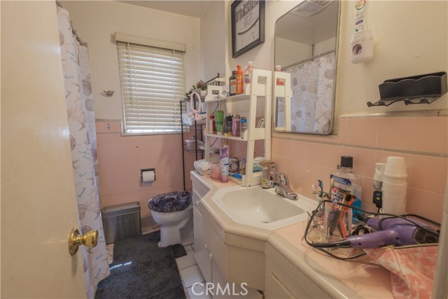 Los Angeles, California, 90044, United States, 3 Bedrooms Bedrooms, ,2 BathroomsBathrooms,Residential,For Sale,1937923