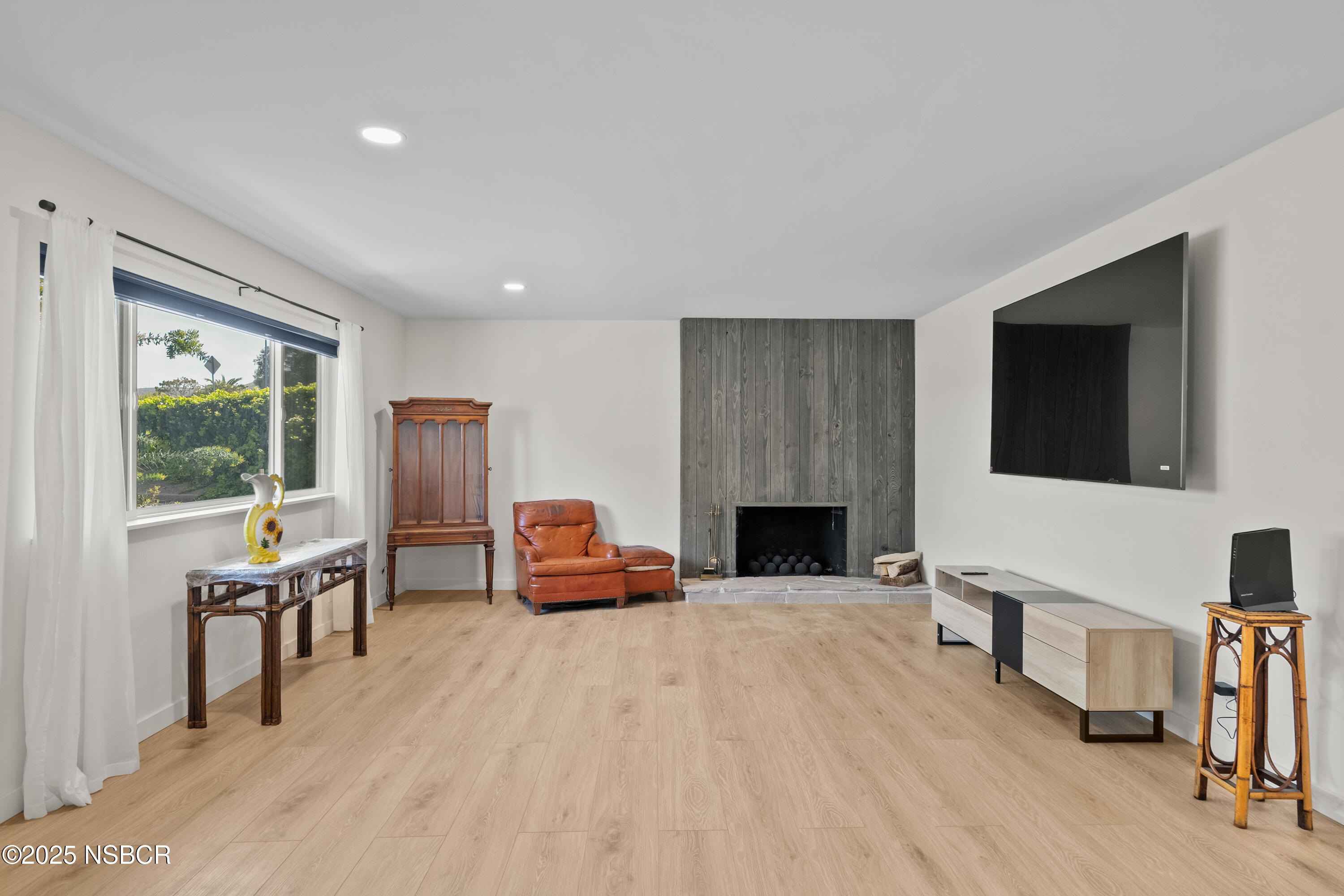 Lompoc, California, 93436, United States, 3 Bedrooms Bedrooms, ,2 BathroomsBathrooms,Residential,For Sale,1944783