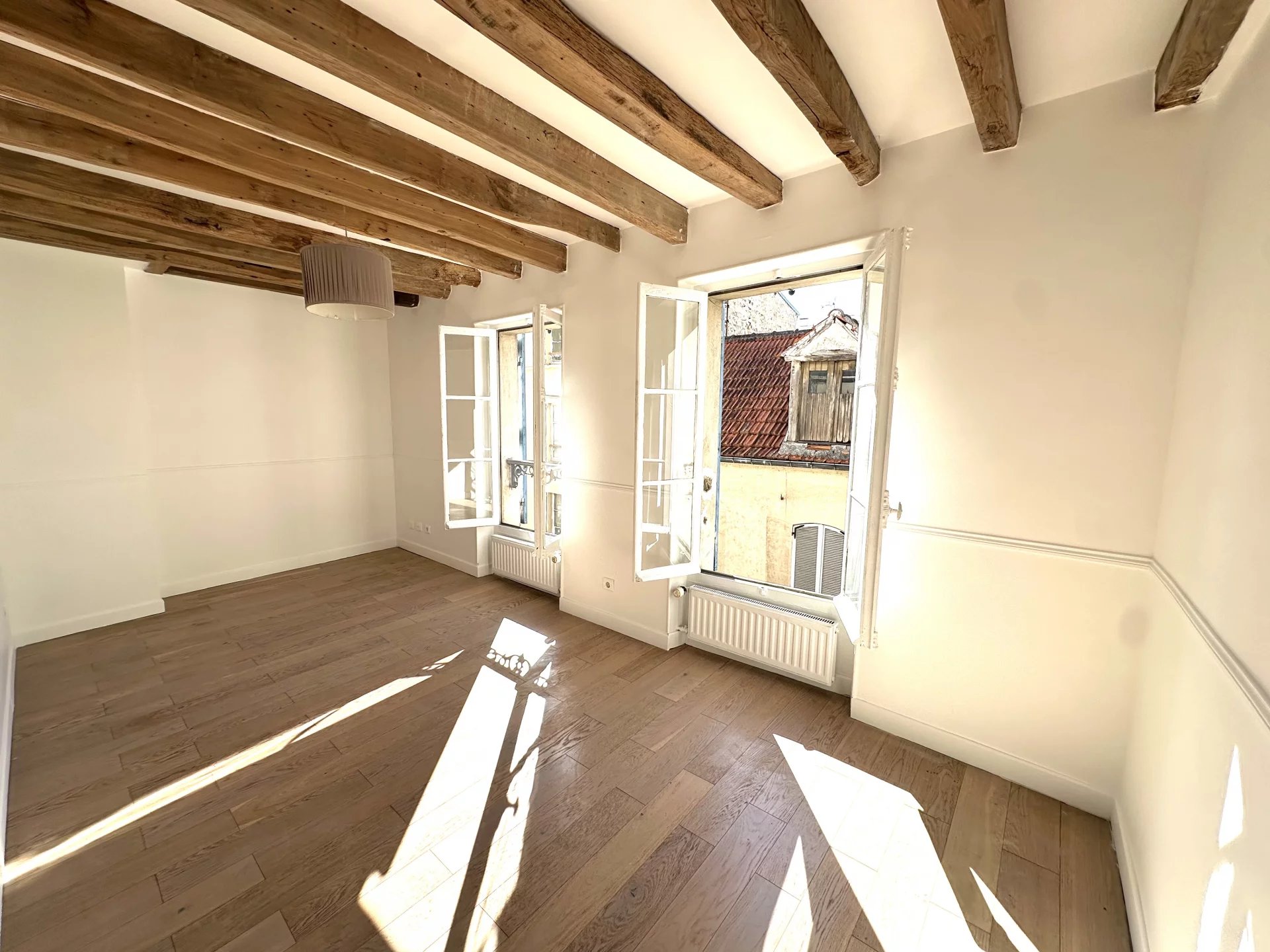 Saint-Germain-en-Laye, Île-de-France, 78100, FR, 3 Bedrooms Bedrooms, ,2 BathroomsBathrooms,Residential,For Sale,1994844