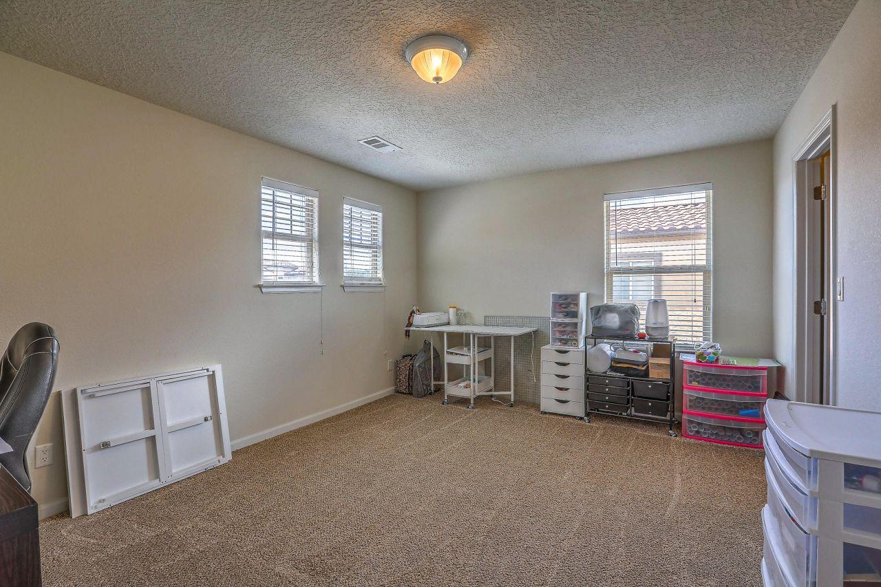 Rio Rancho, New Mexico, 87124, United States, 5 Bedrooms Bedrooms, ,4 BathroomsBathrooms,Residential,For Sale,1805604