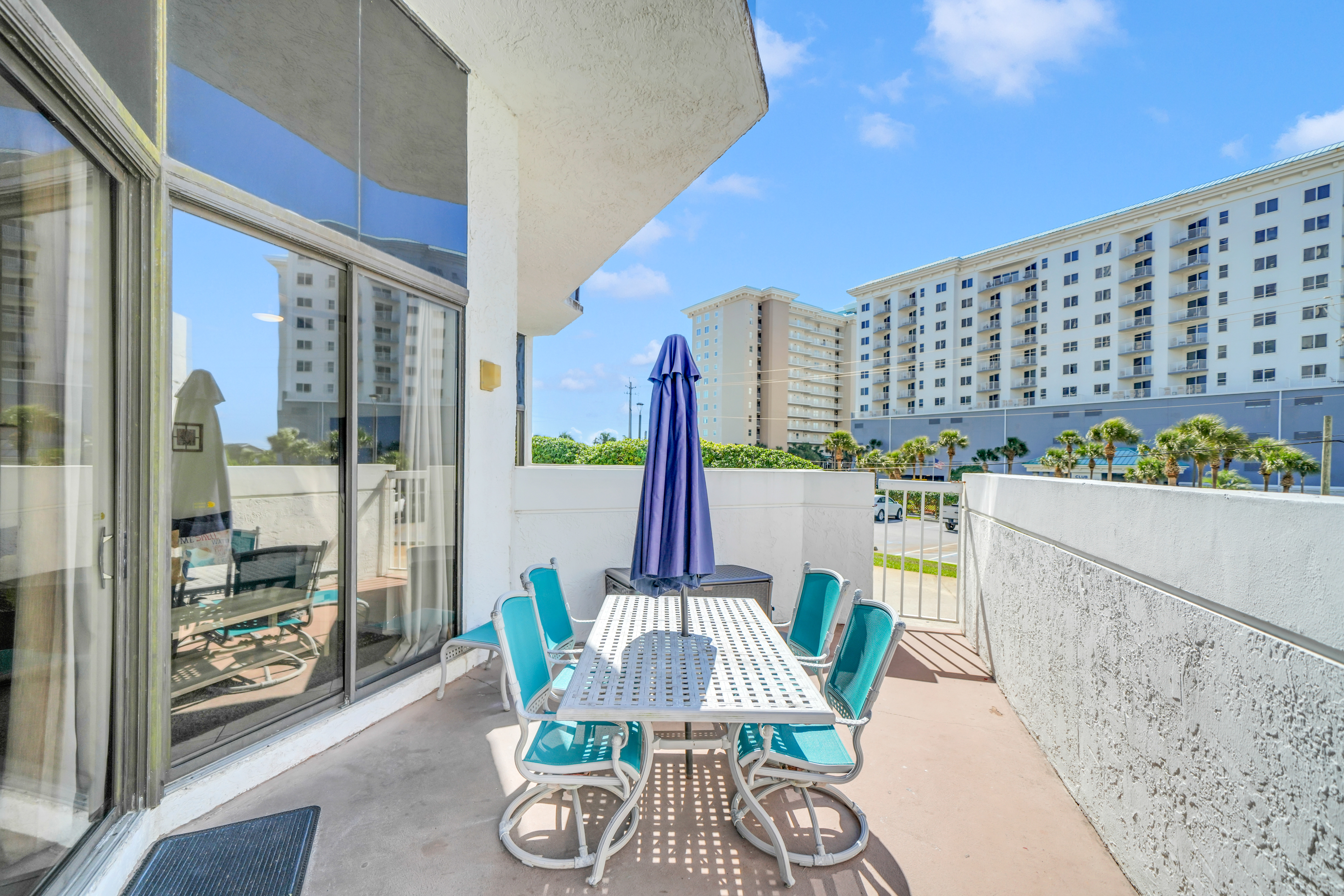  Turnkey Ground-Floor Condo With Private Patio And Resort Amenities - 物件實景