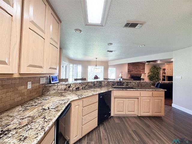 Artesia, New Mexico, 88210, United States, 4 Bedrooms Bedrooms, ,4 BathroomsBathrooms,Residential,For Sale,1980233