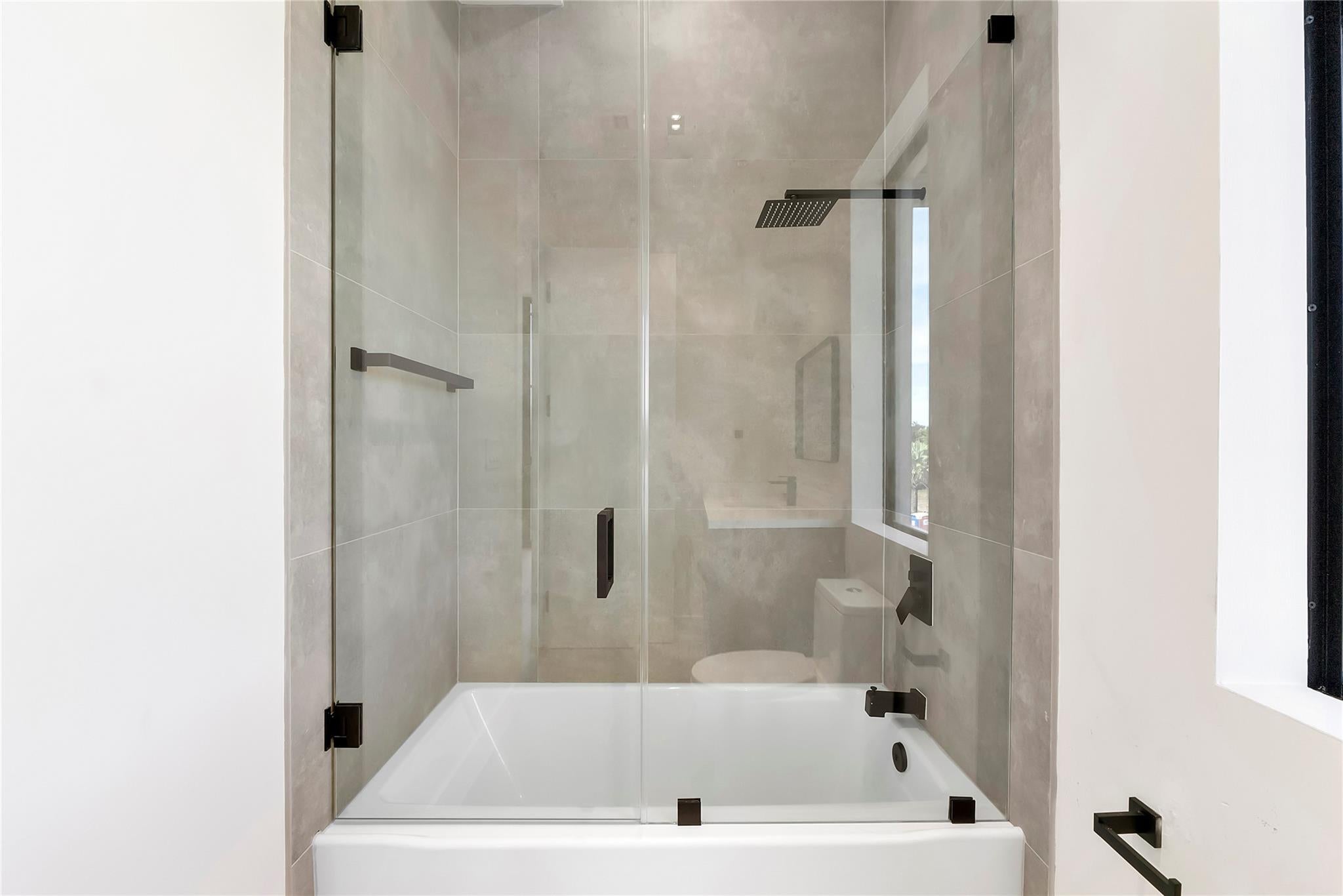 Plantation, Florida, 33323, United States, 6 Bedrooms Bedrooms, ,8 BathroomsBathrooms,Residential,For Sale,1984384