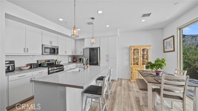 Chino, California, 91708, United States, 4 Bedrooms Bedrooms, ,3 BathroomsBathrooms,Residential,For Sale,2040840