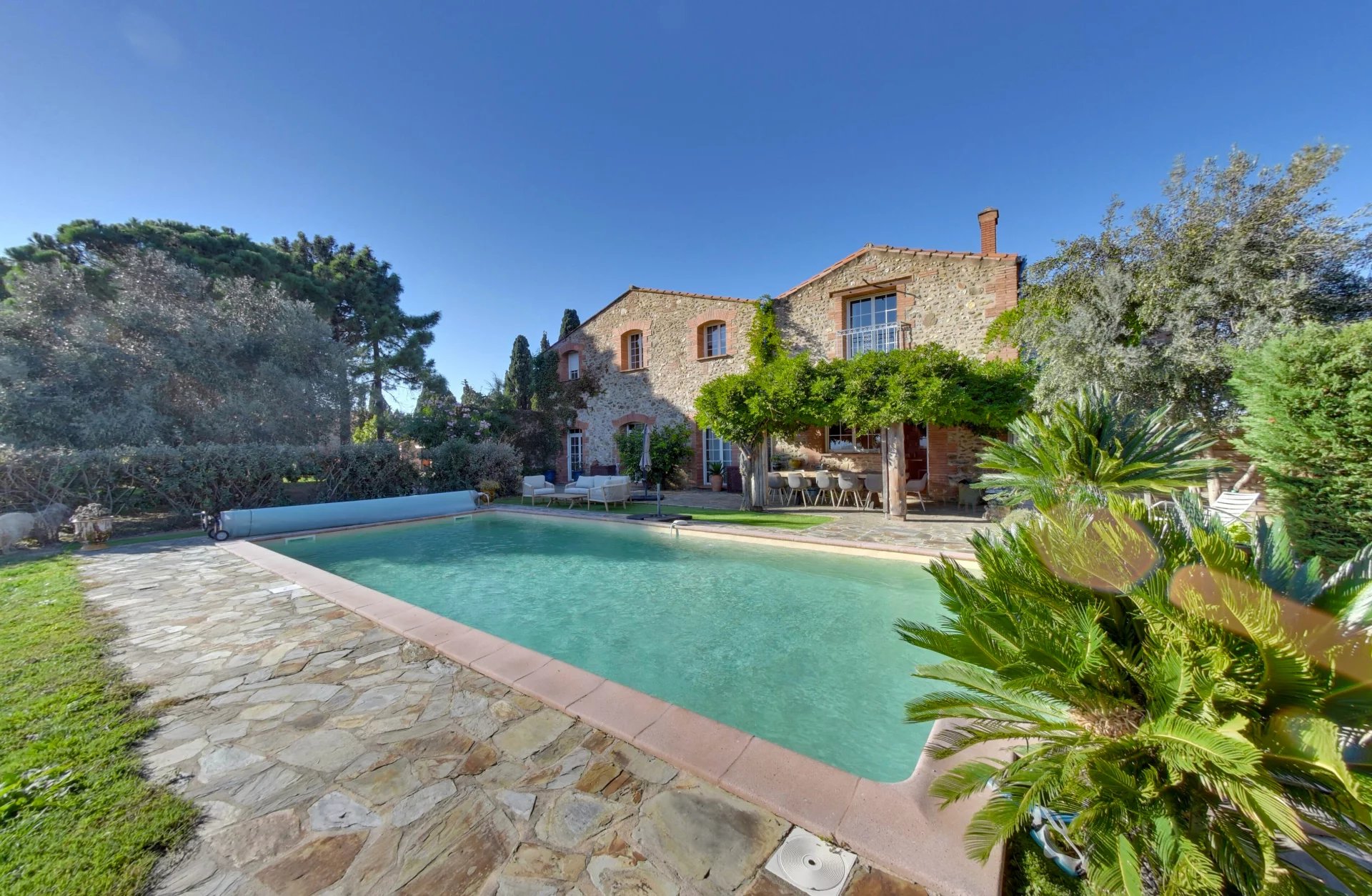 Thuir, Occitanie, 66300, FR, 5 Bedrooms Bedrooms, ,2 BathroomsBathrooms,Residential,For Sale,1991198