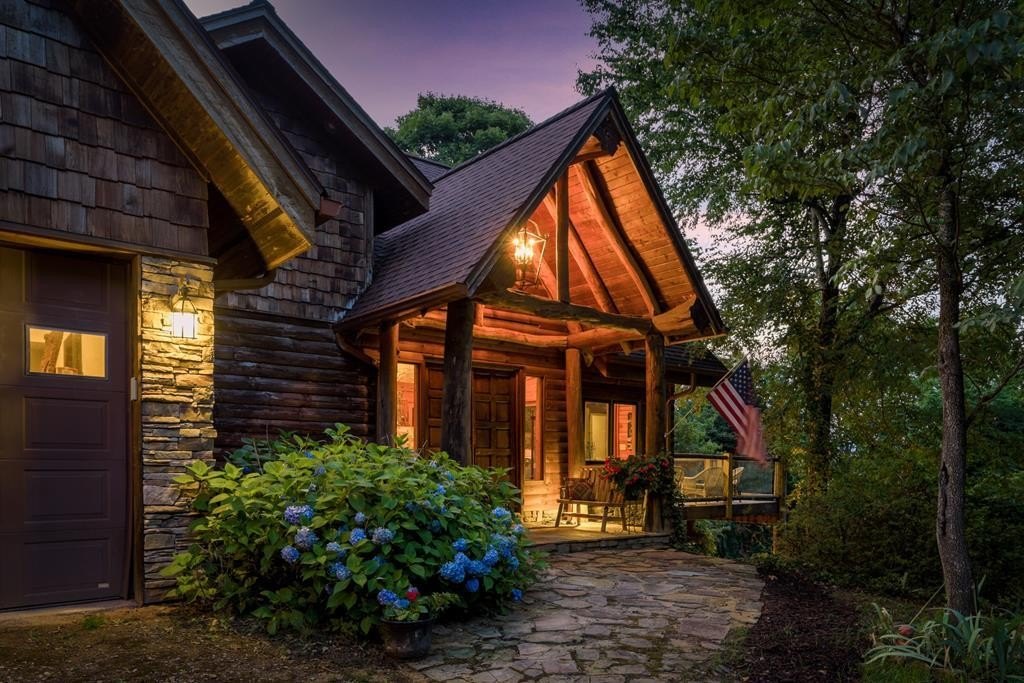 Hayesville, North Carolina, 28904, United States, 3 Bedrooms Bedrooms, ,5 BathroomsBathrooms,Residential,For Sale,1931942