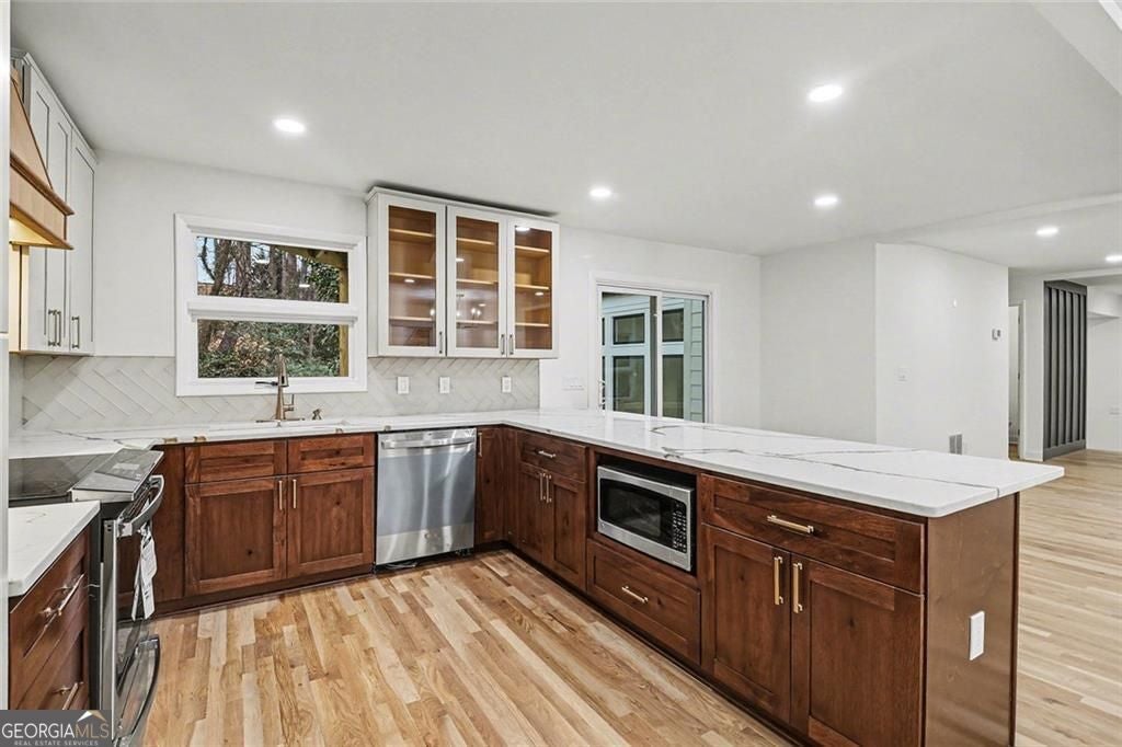 Atlanta, Georgia, 30345, United States, 4 Bedrooms Bedrooms, ,3 BathroomsBathrooms,Residential,For Sale,2015198