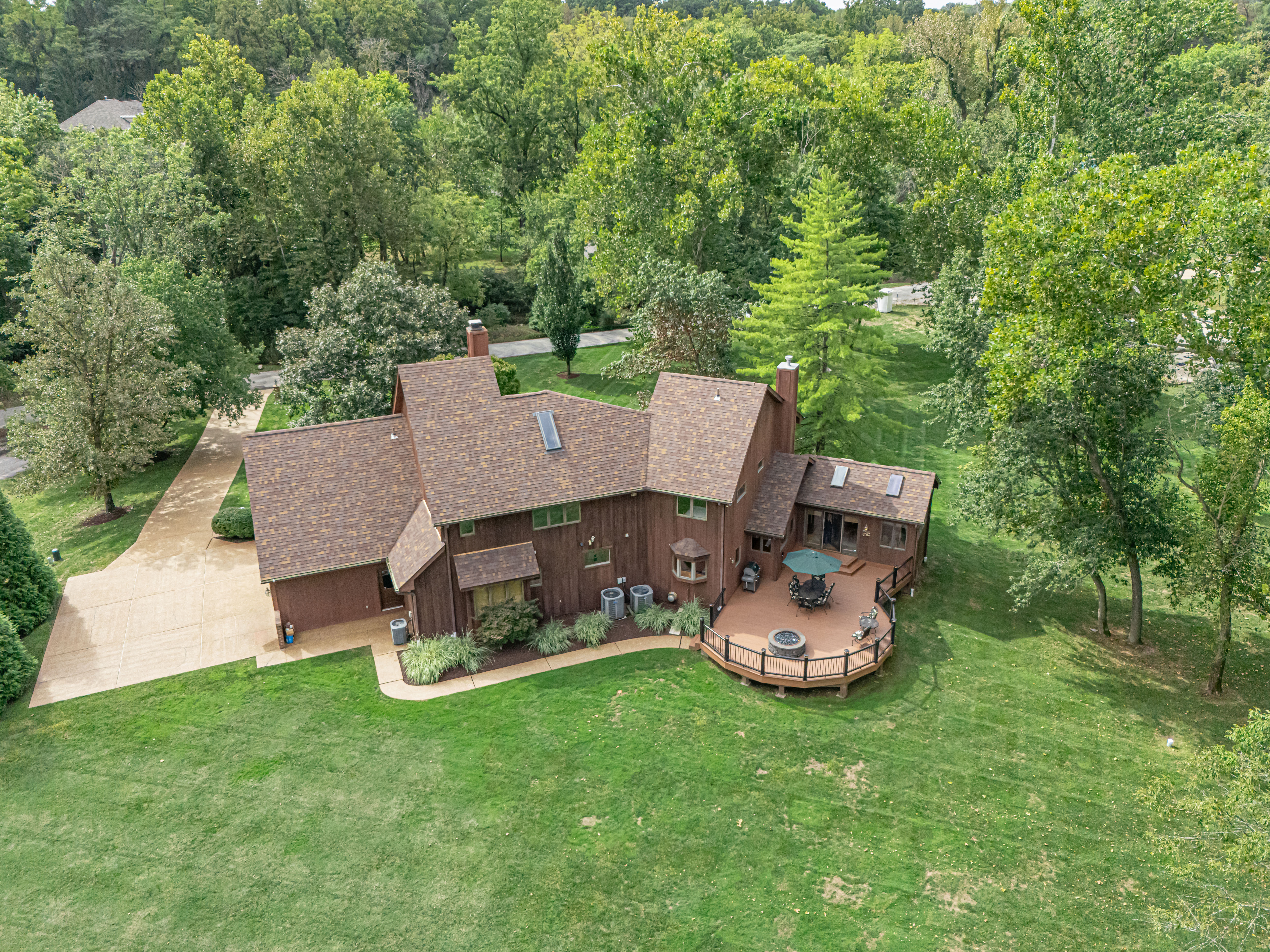  Light-Filled Contemporary on 2.35 Acres in Ladue - 物件實景