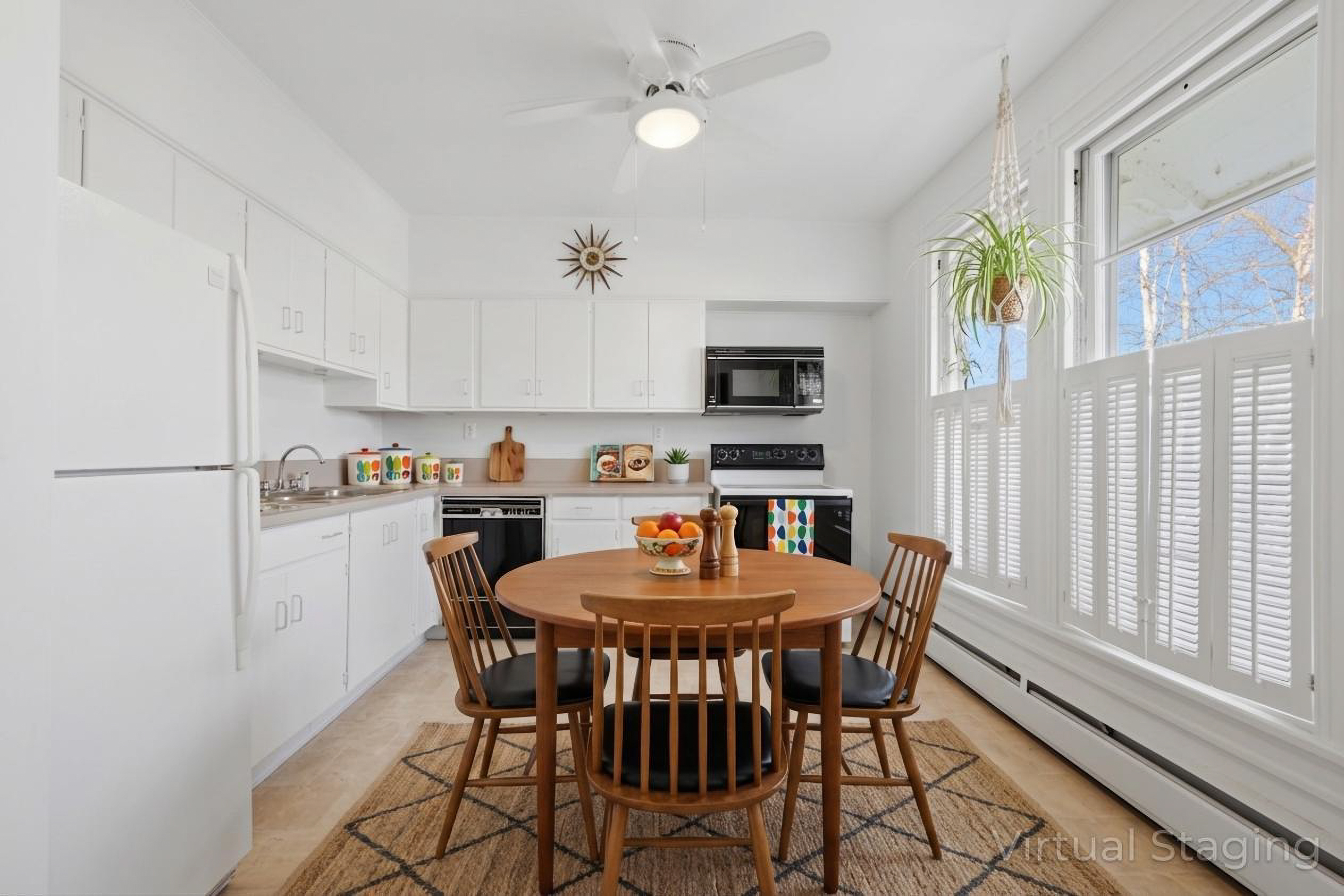  This Landmark Waterfront Estate is Steeped in History - 物件實景
