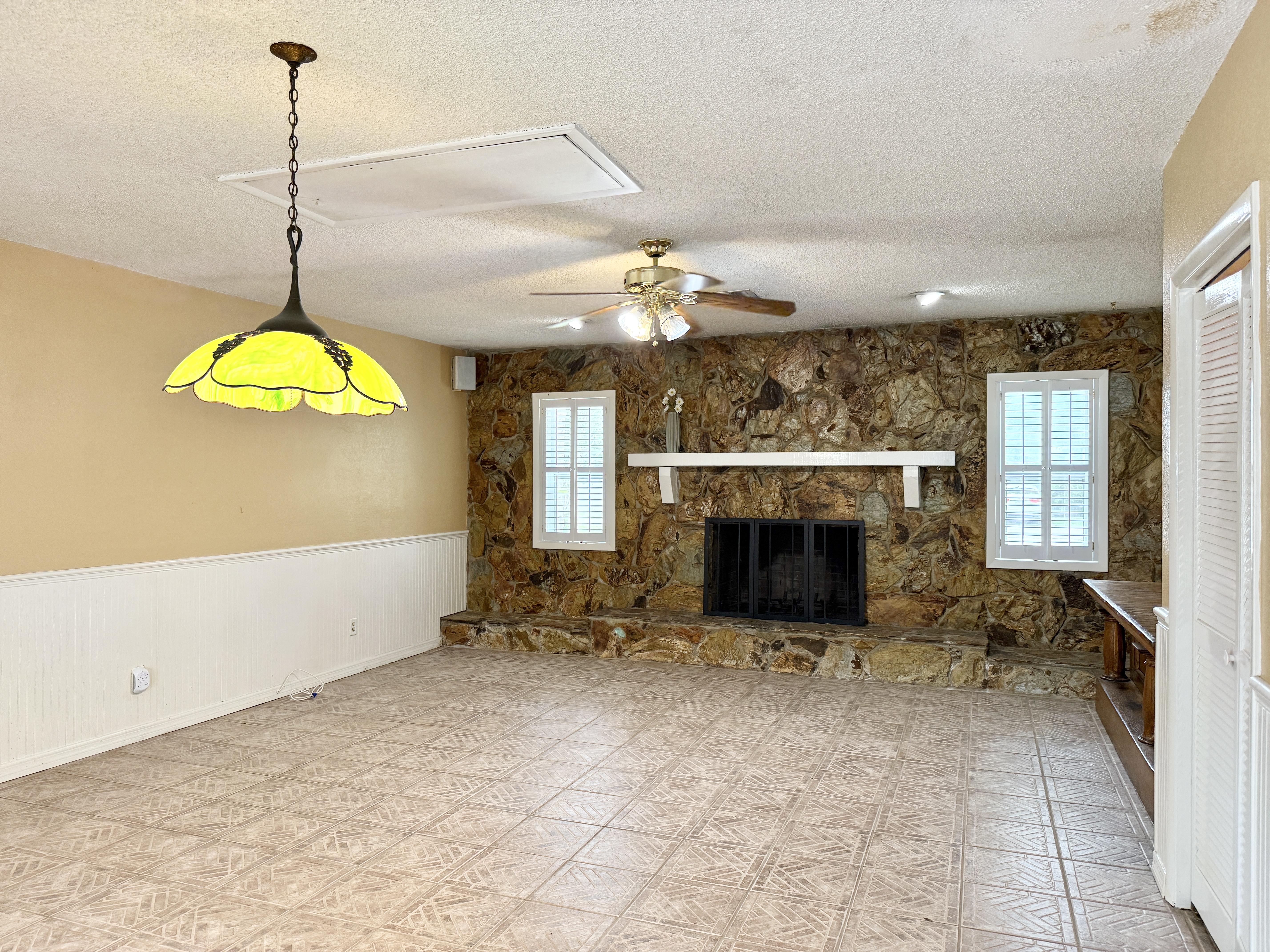 Tampa, Florida, 33618, United States, 3 Bedrooms Bedrooms, ,2 BathroomsBathrooms,Residential,For Sale,1931261
