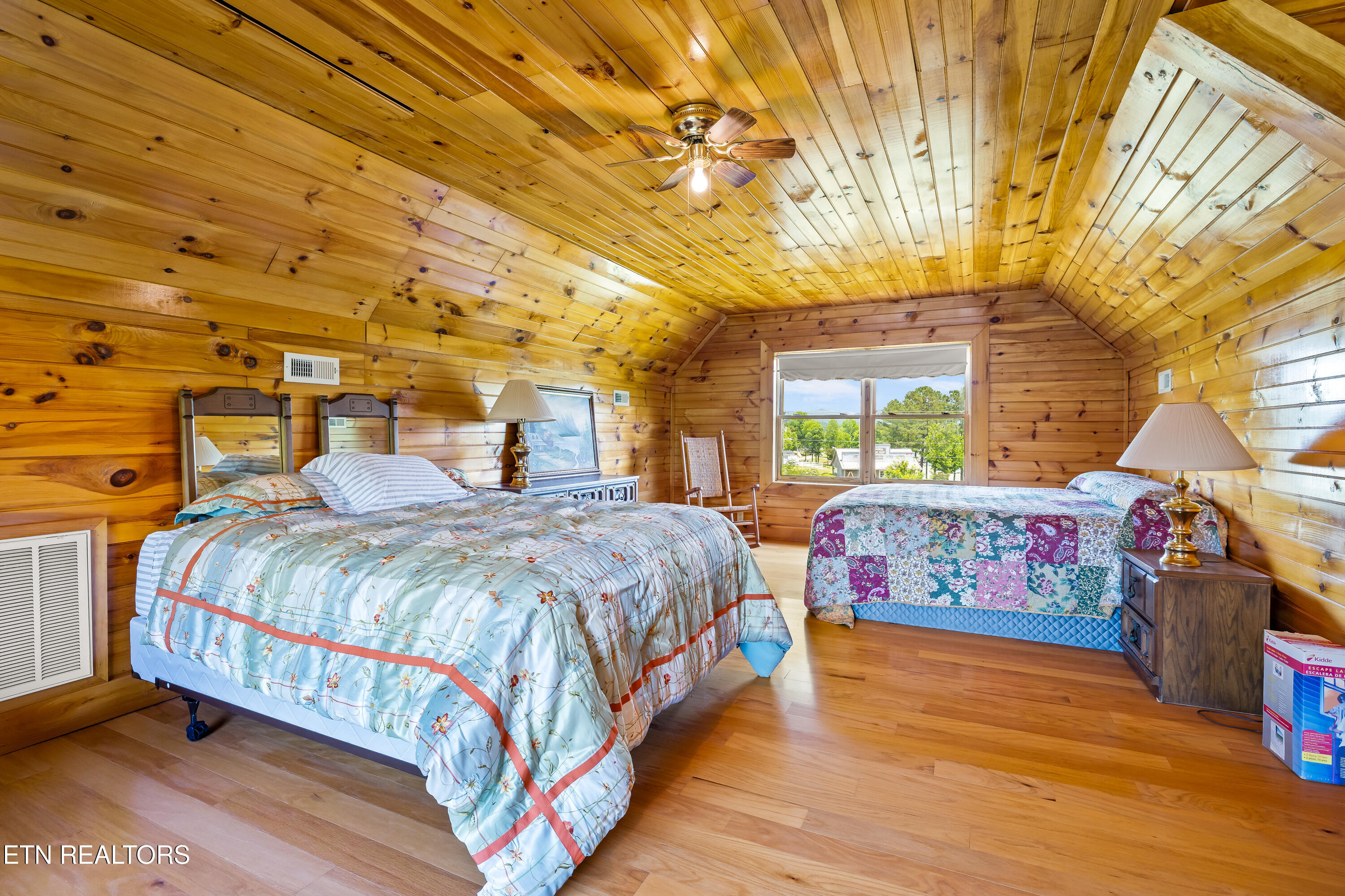 Vonore, Tennessee, 37885, United States, 3 Bedrooms Bedrooms, ,4 BathroomsBathrooms,Residential,For Sale,2048933