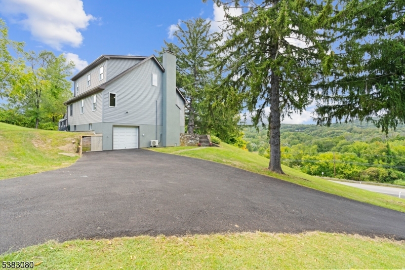 Vernon Twp., New Jersey, 07462, United States, 4 Bedrooms Bedrooms, ,2 BathroomsBathrooms,Residential,For Sale,1938631